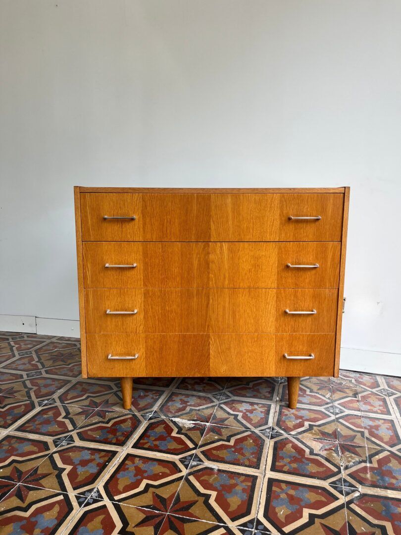 Vintage chest of drawers
