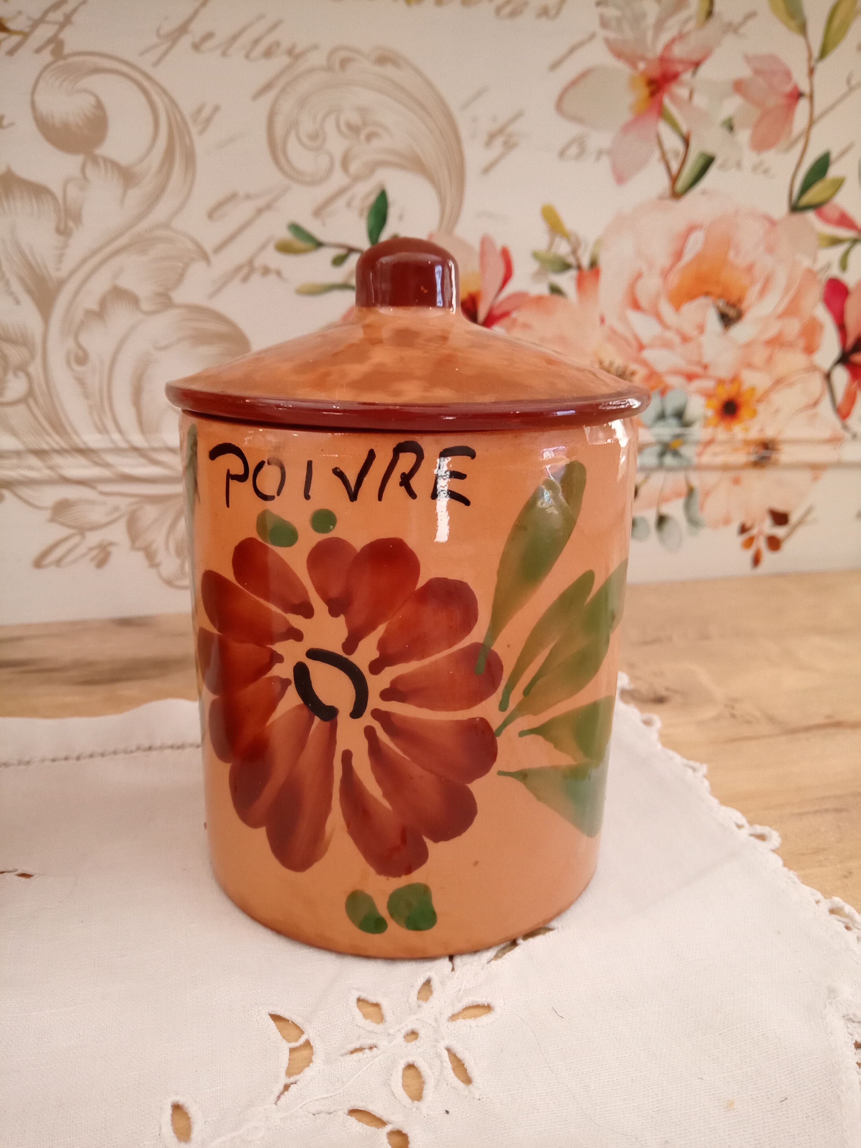Set of 4 vintage kitchen pots in terracotta decoration daisy