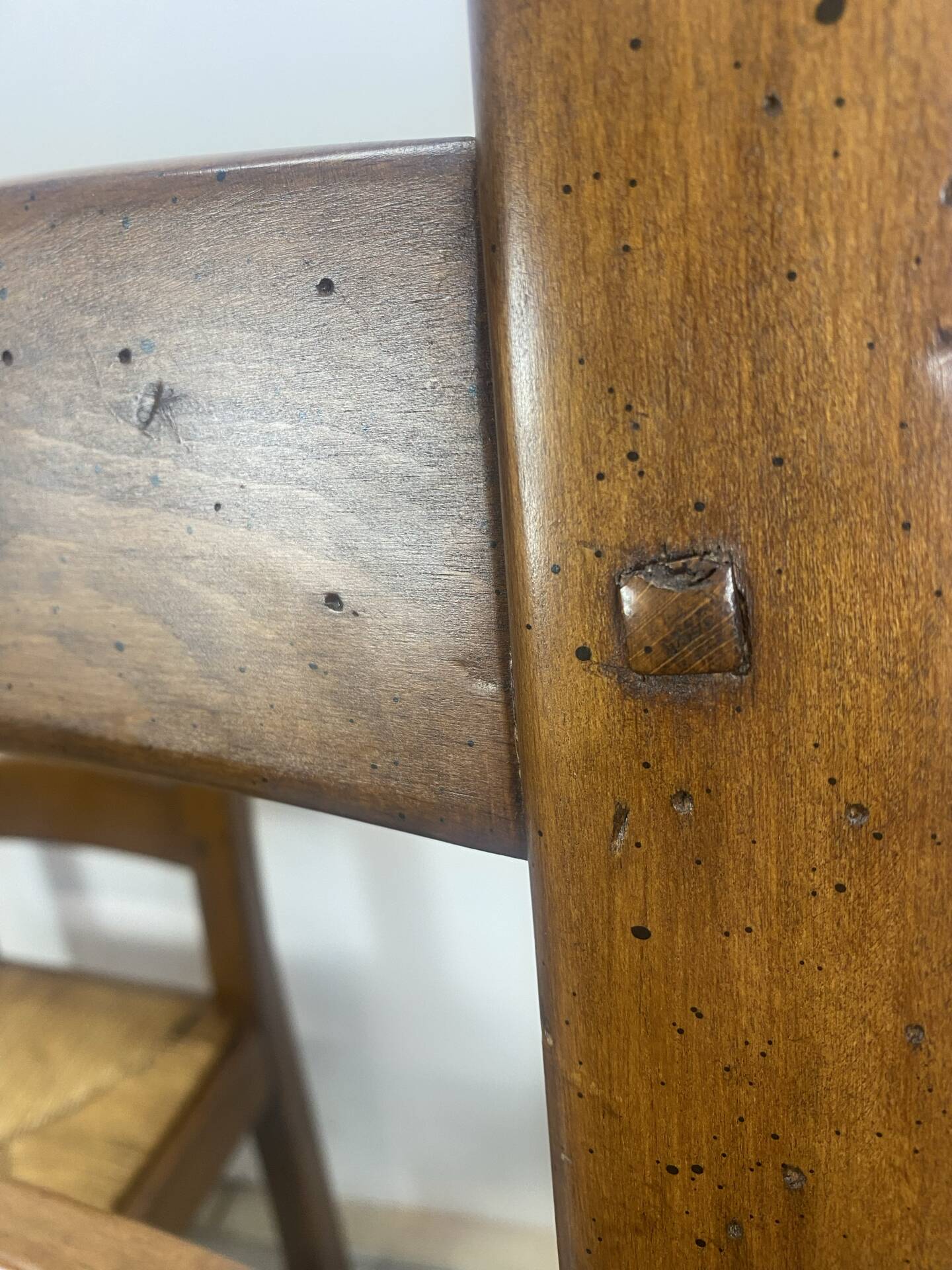 Chaises brutaliste 