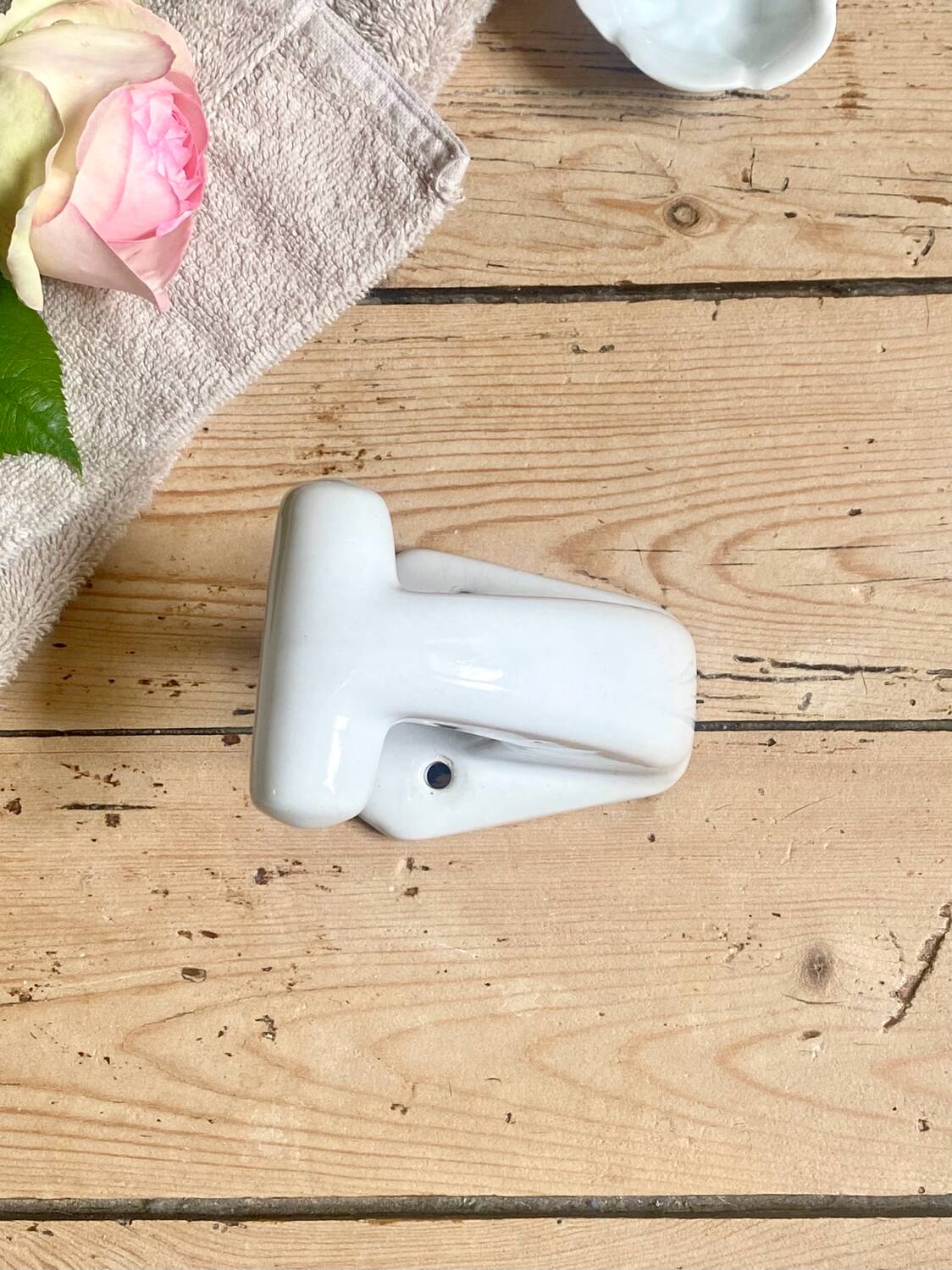 Patère en porcelaine