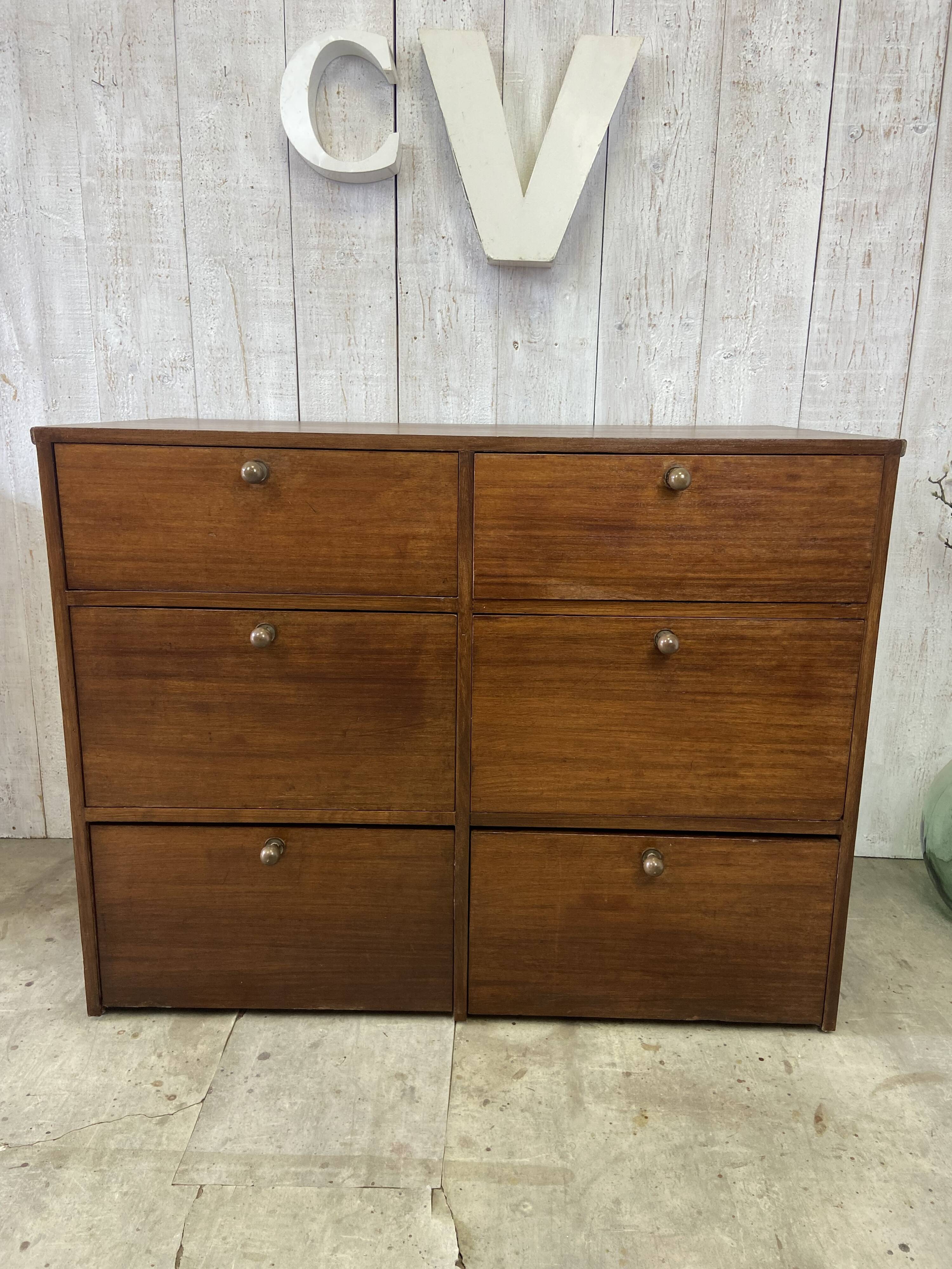 Meuble de mercerie vintage