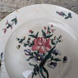 Set of 2 old ceramic plates with flower bouquet patterns