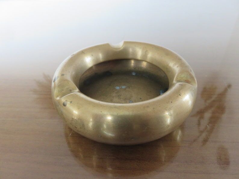 Round brass ashtray 60s 70s