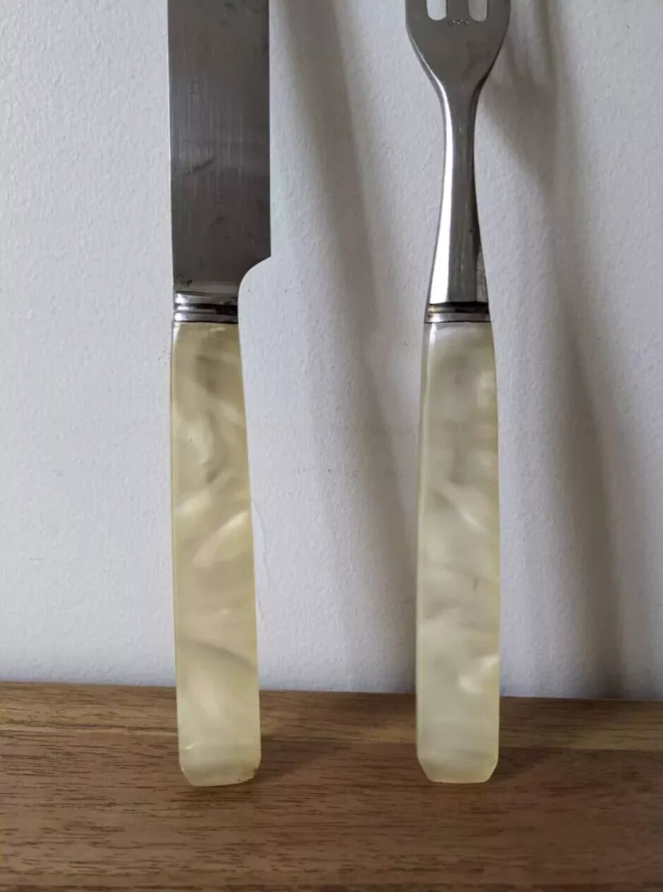 Stainless steel and mother-of-pearl serving cutlery