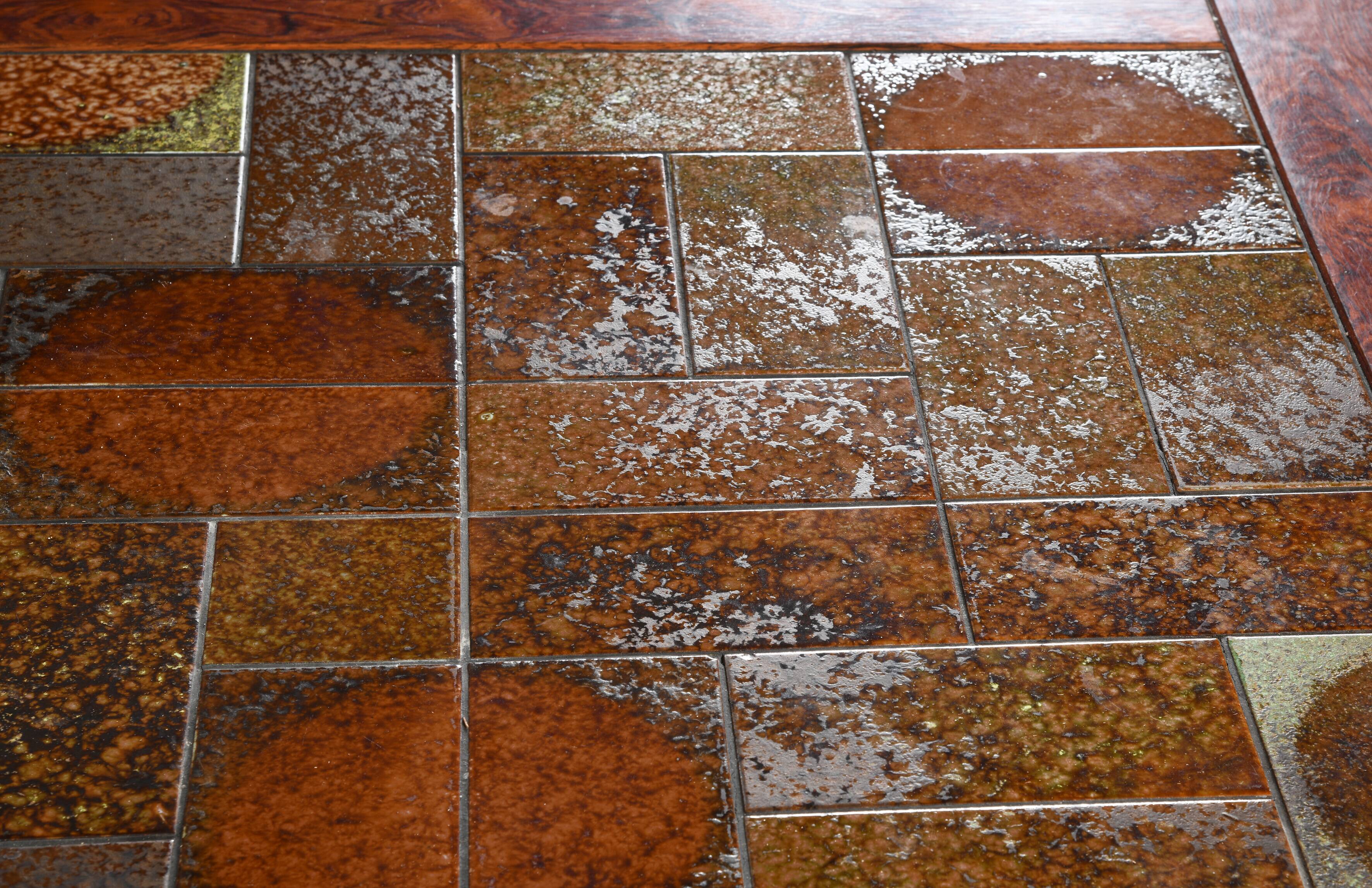 Scandinavian coffee table in rosewood and ceramic