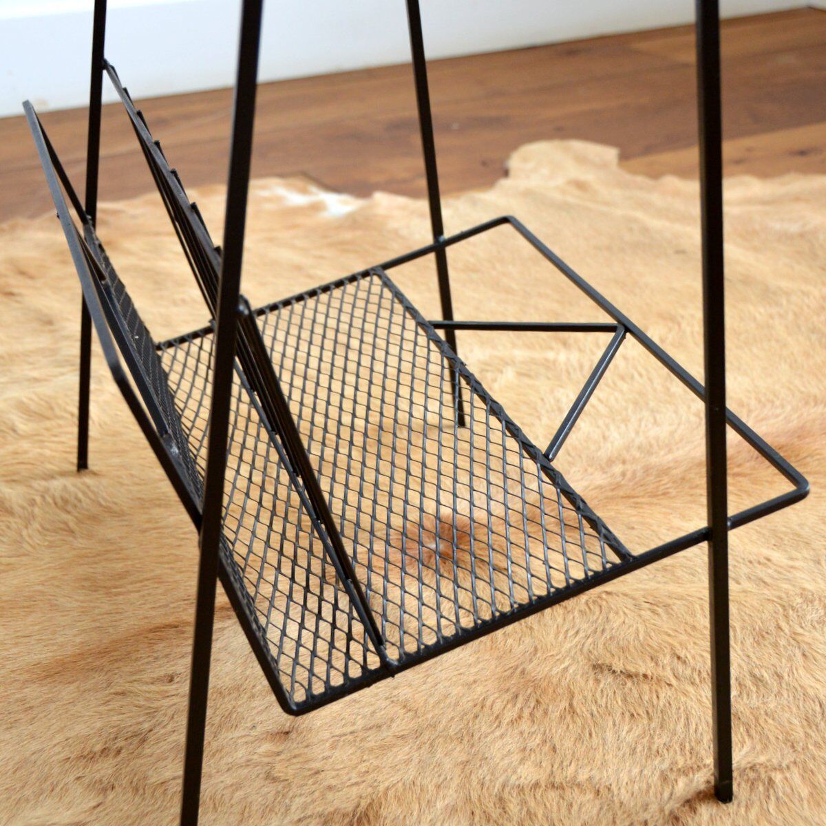 Magazine rack by Pierre Guariche 1960