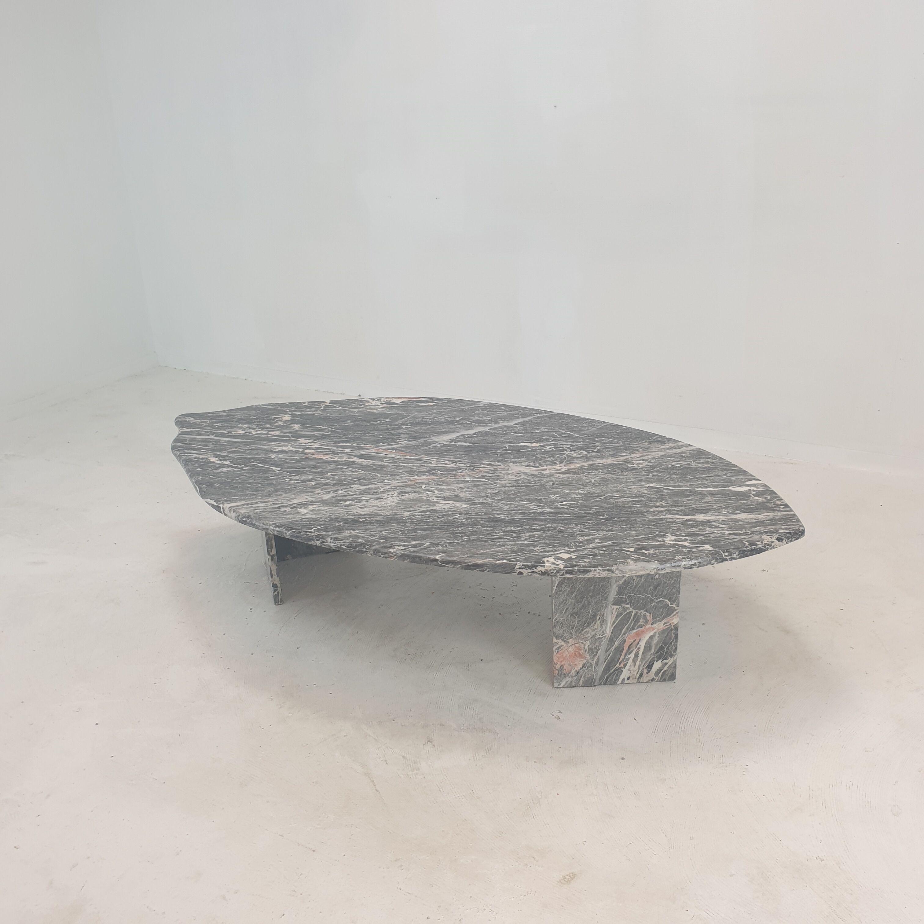 Italian marble leaf shape coffee table, 1980's