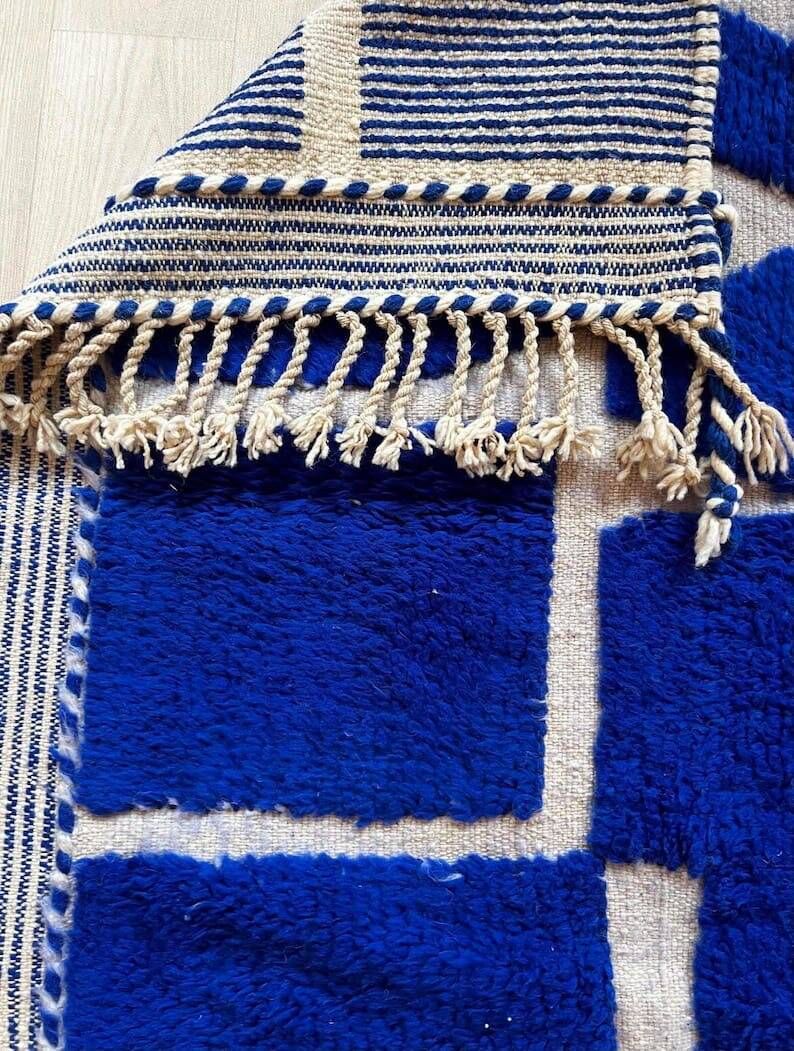 Handmade traditional artisan rug 150/250 cm