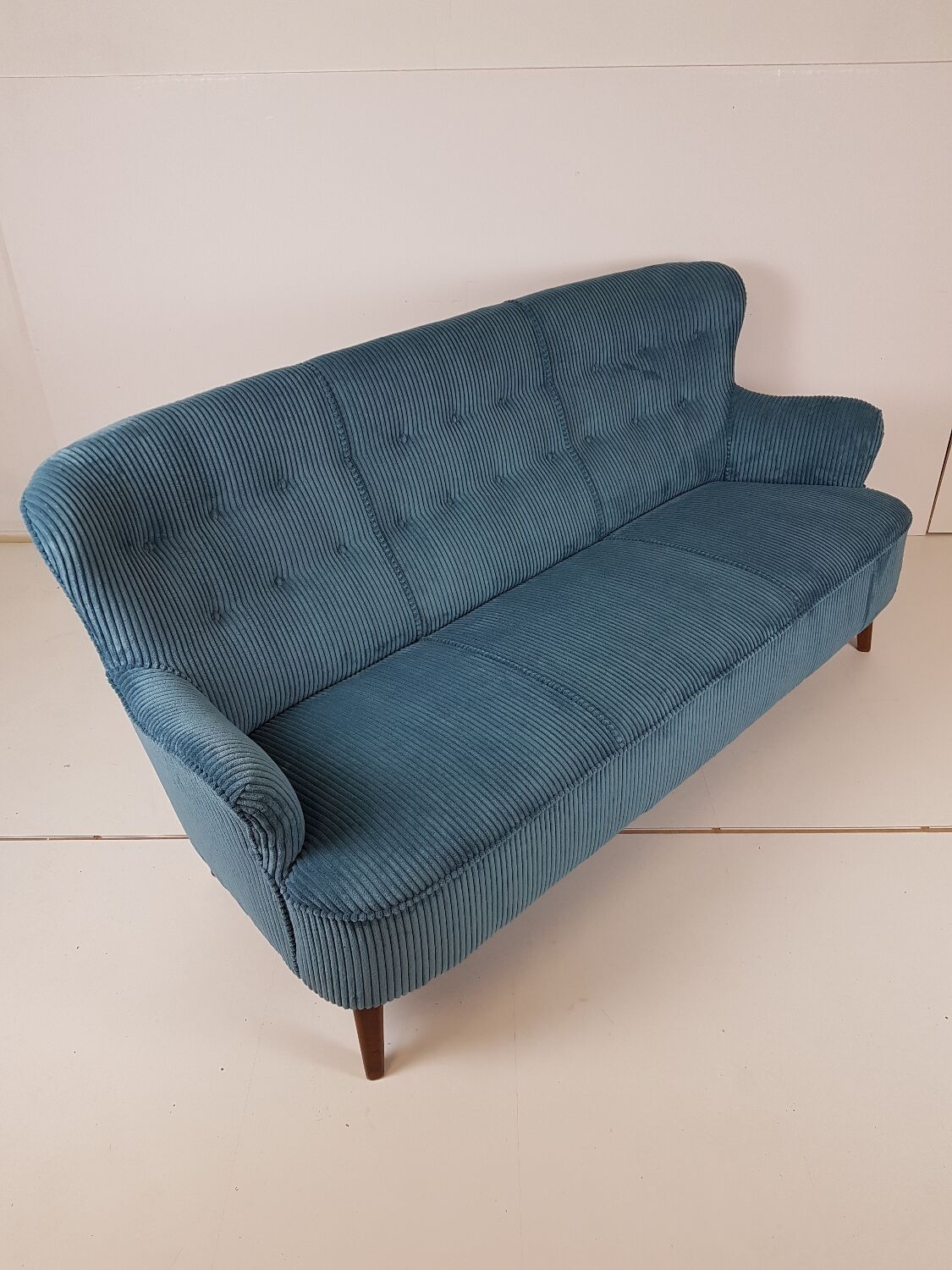 Artifort sofa petrol blue ribcord by Theo Ruth