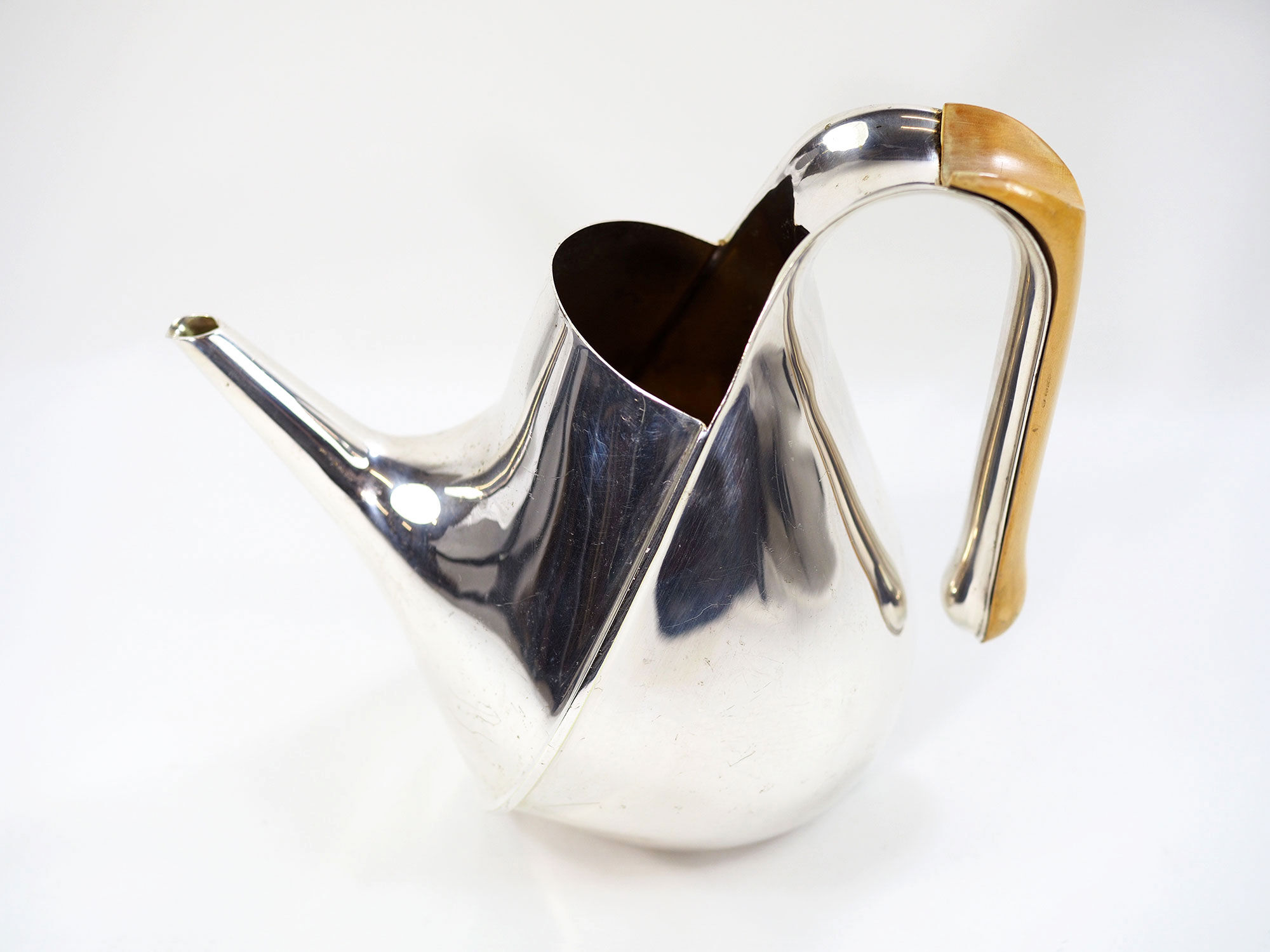Théière Alessi  Jug par Oscar Tusquets années 1980