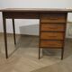 Beautiful vintage desk from the 70s - oak color - 5 drawers and 1 key - Scandinavian style