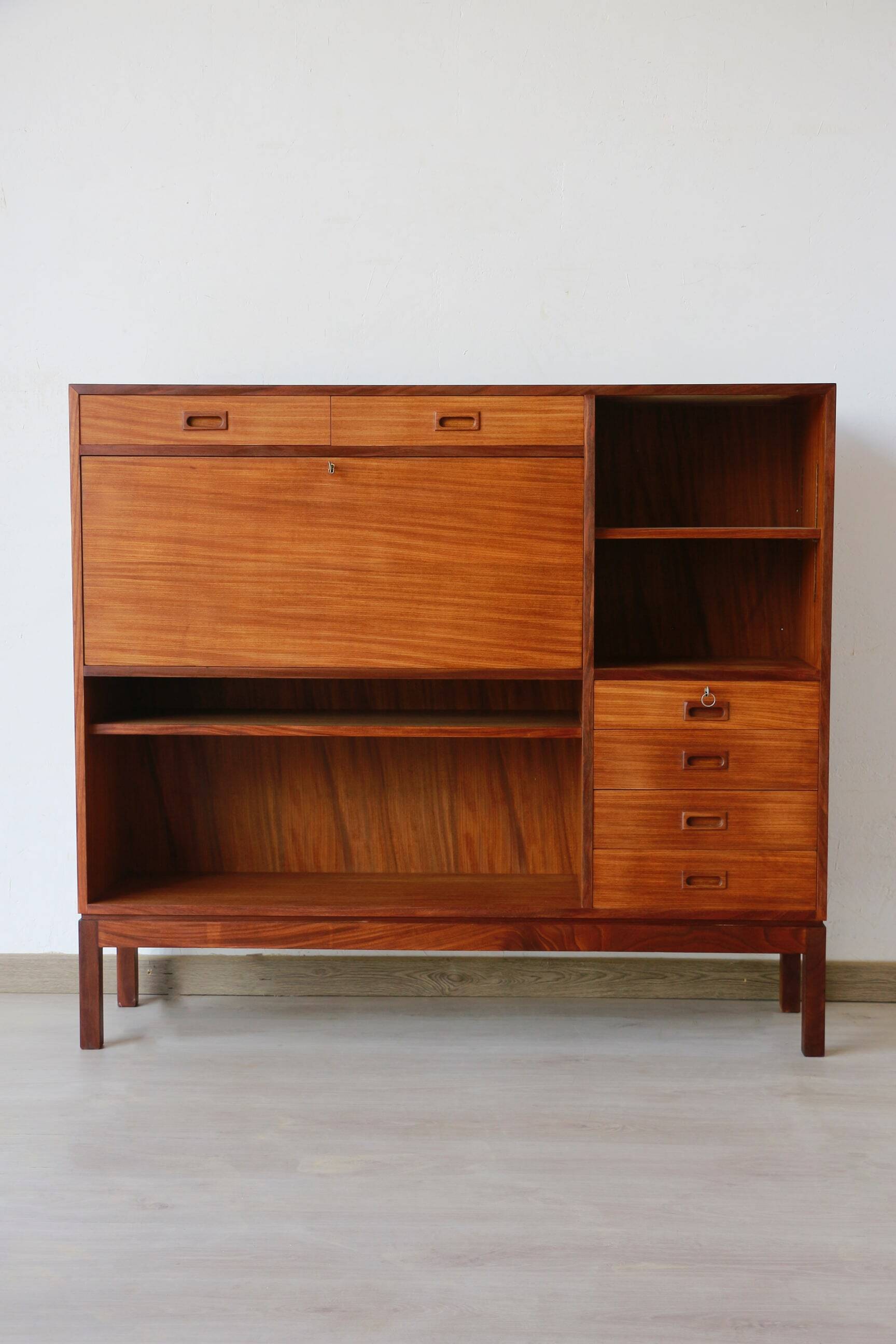 Bibliothèque/bureau militaire - Années 1970 - Mann Egerton