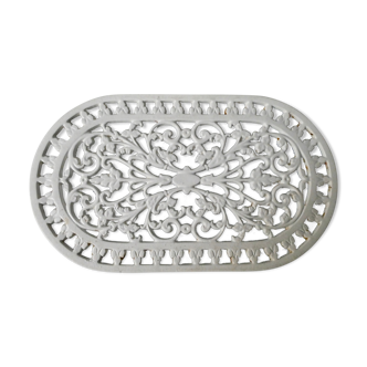 White enamelled cast iron flat, Made in France, L 36 cm