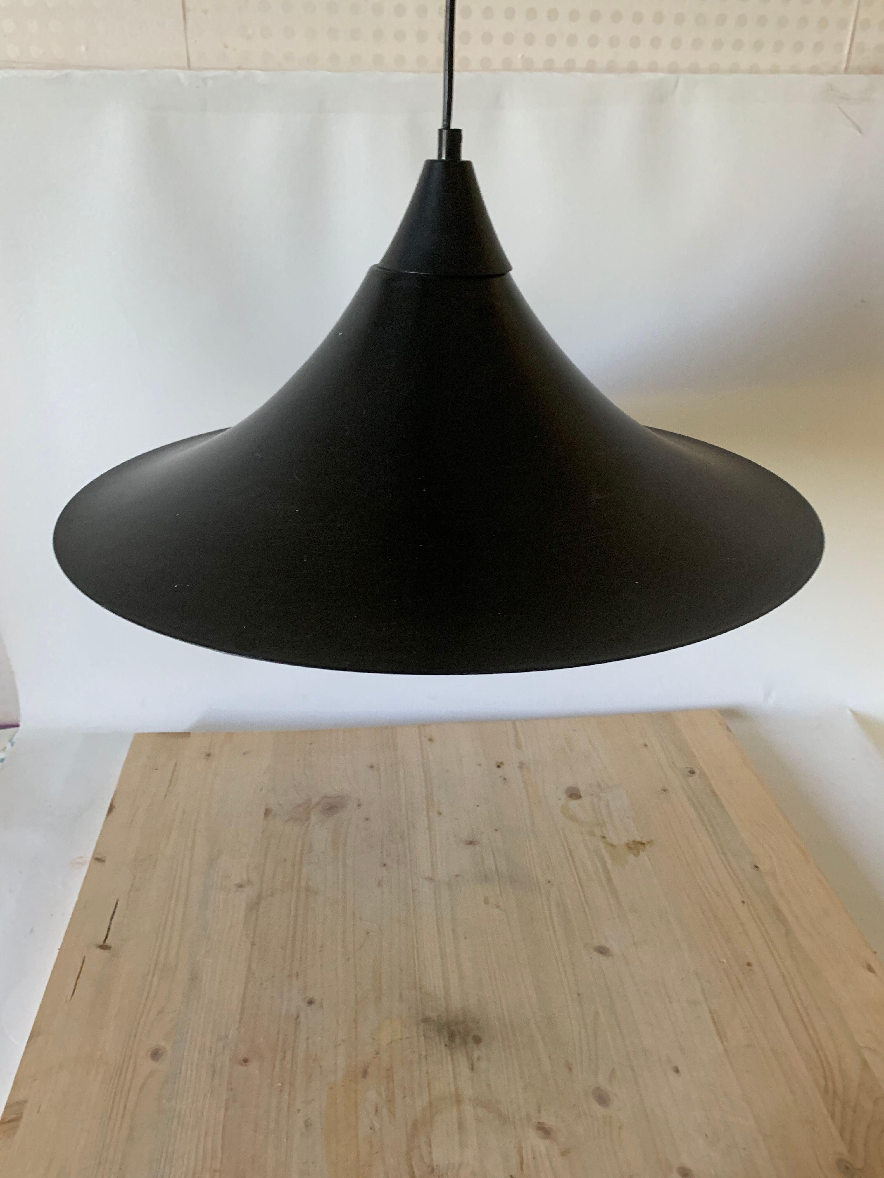 Black pendant lamp