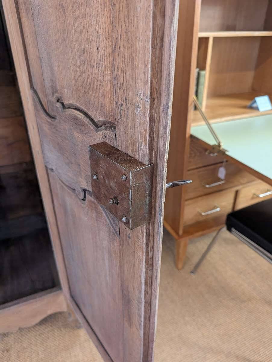 Old Angevin Bassette wardrobe