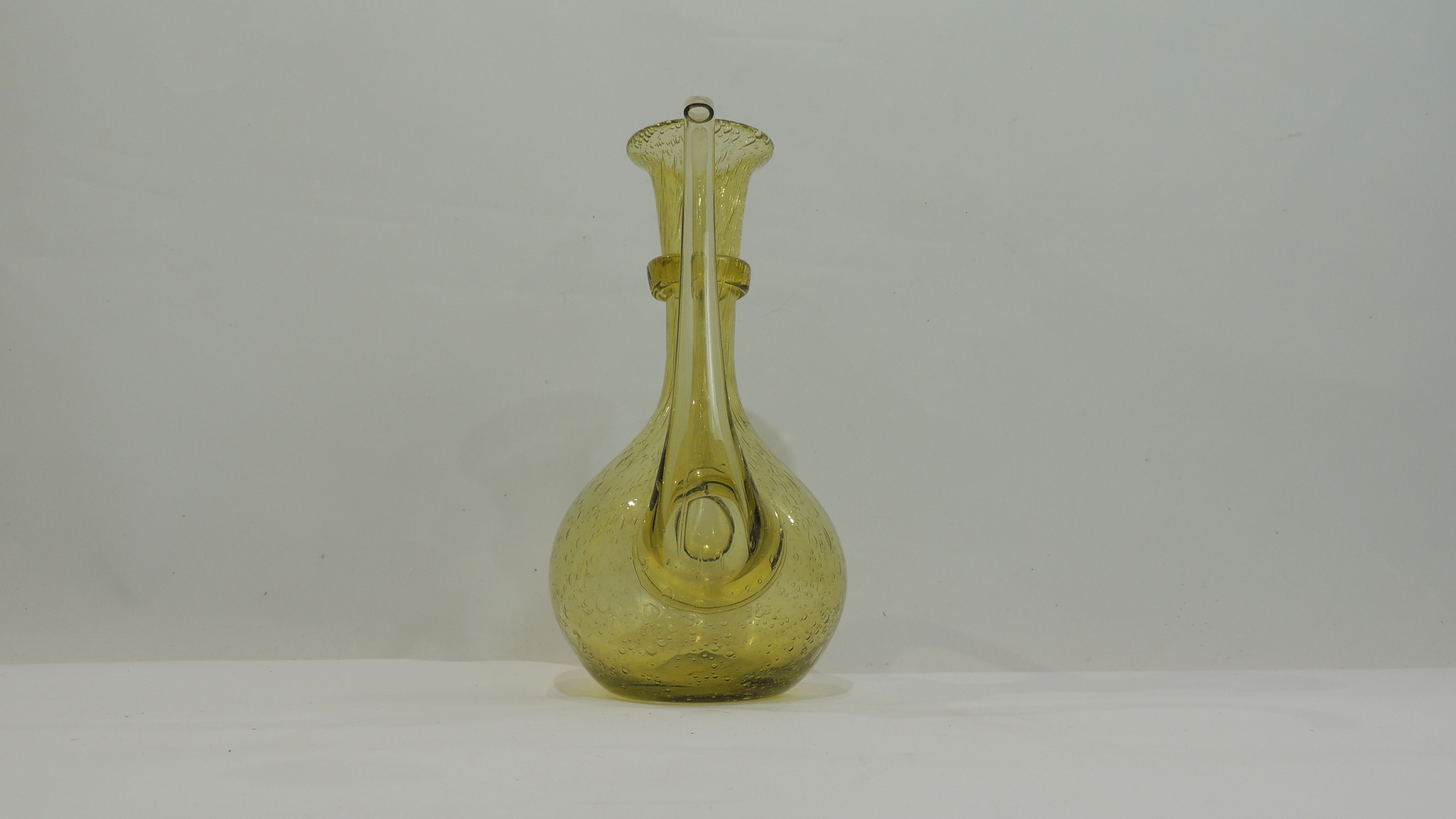 Grande verseuse vintage en verre soufflé Biot