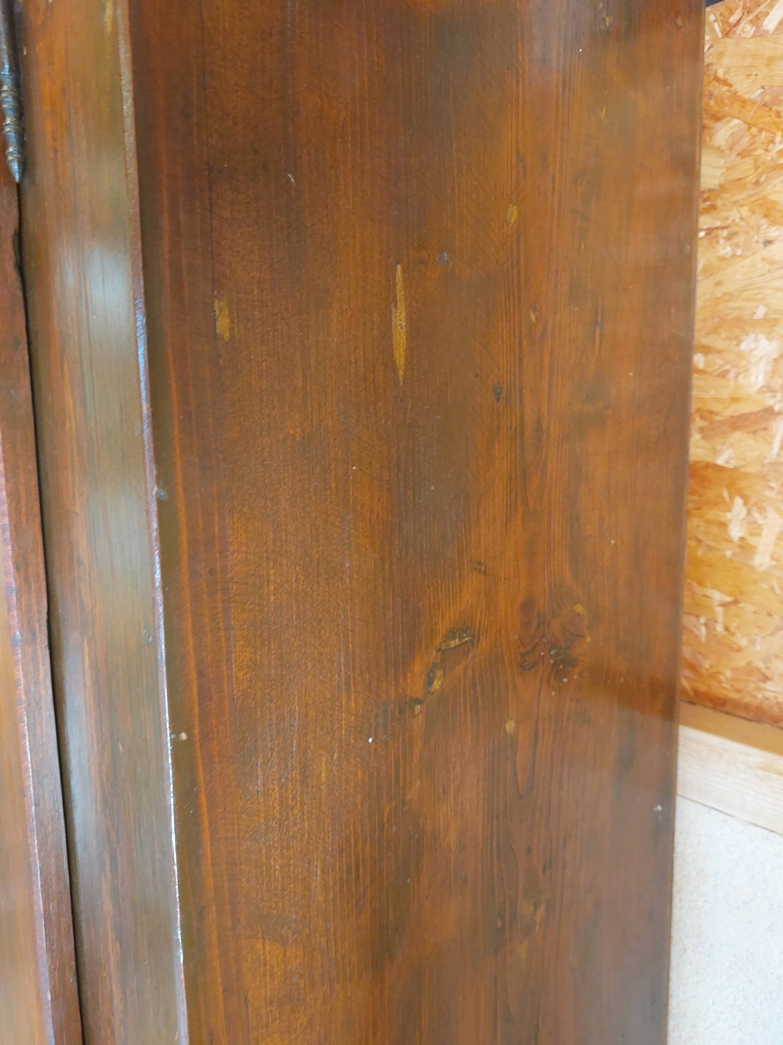 wardrobe, clothes rail
