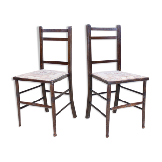 Paire de chaises antiques