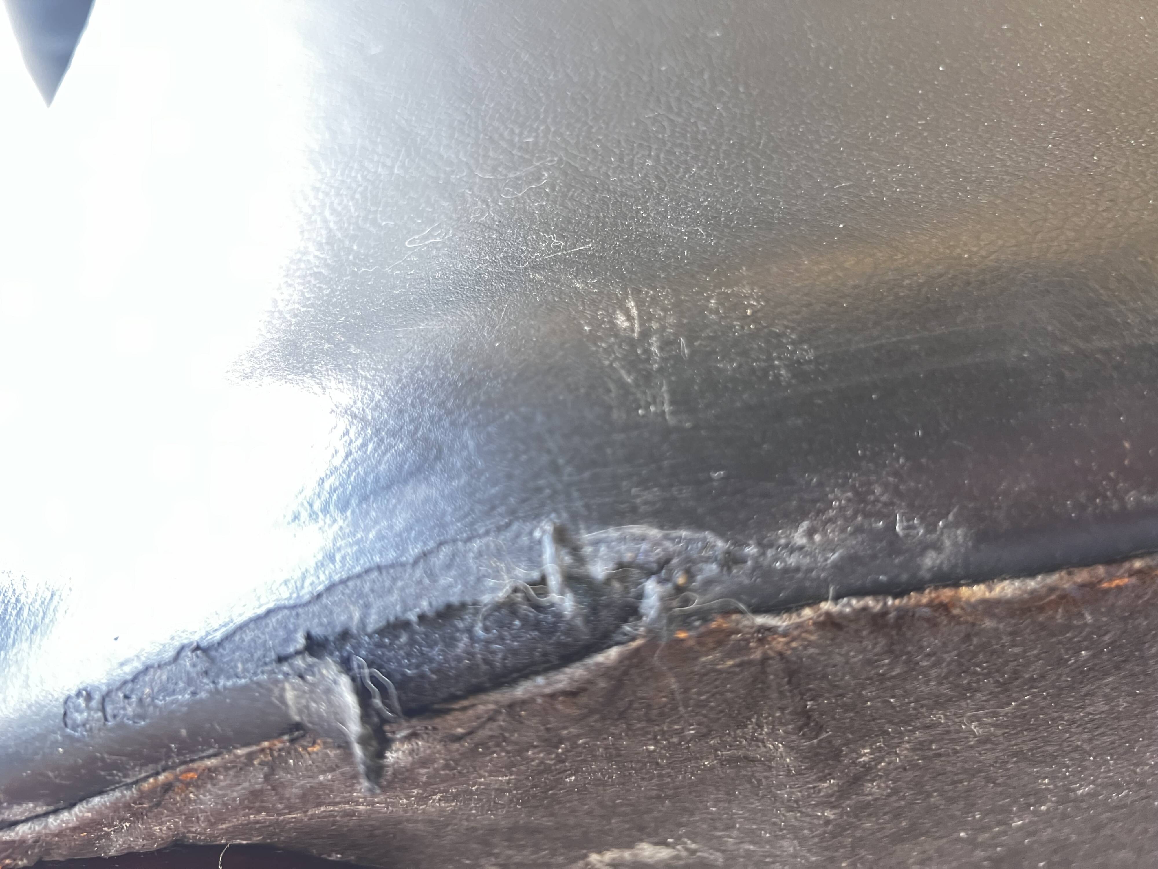 Set of 2 sturdy Chesterfield single/club seats