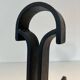 Paire de Chenets Modernistes en Fer Forgé à Finials en Goutte et Bases Évas