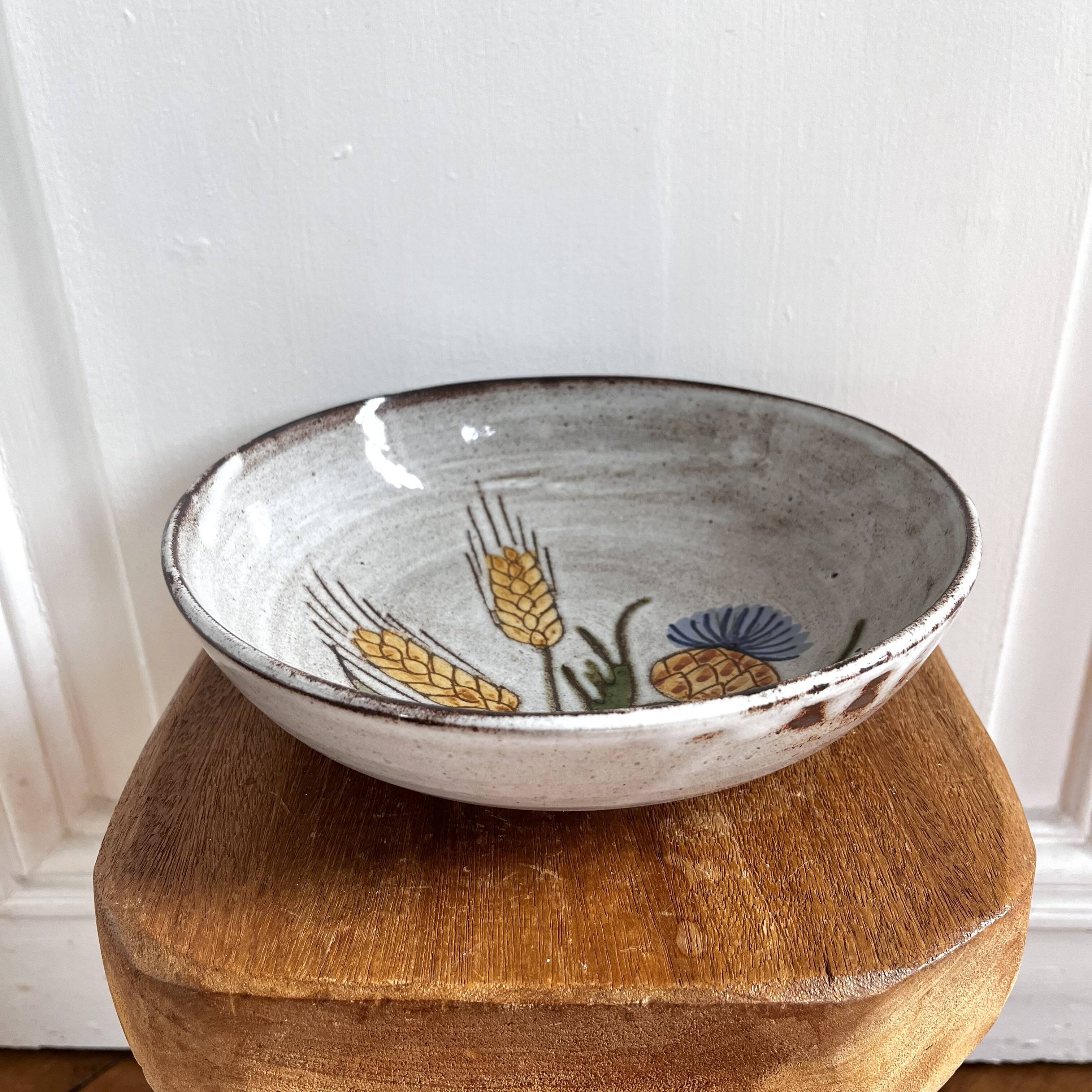 Thistle and ears of wheat salad bowl