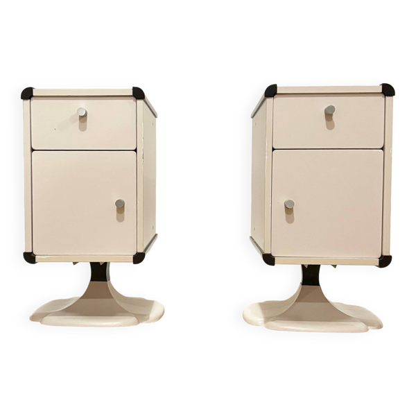 Paire de tables de chevets pied tulipe, années 70
