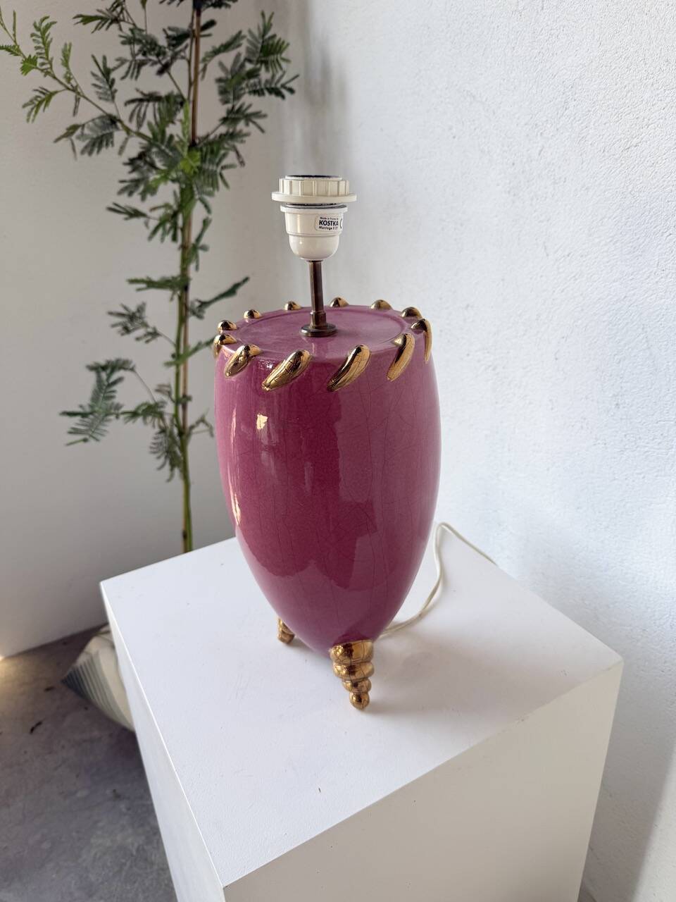 Pink and gold ceramic tripod table lamp
