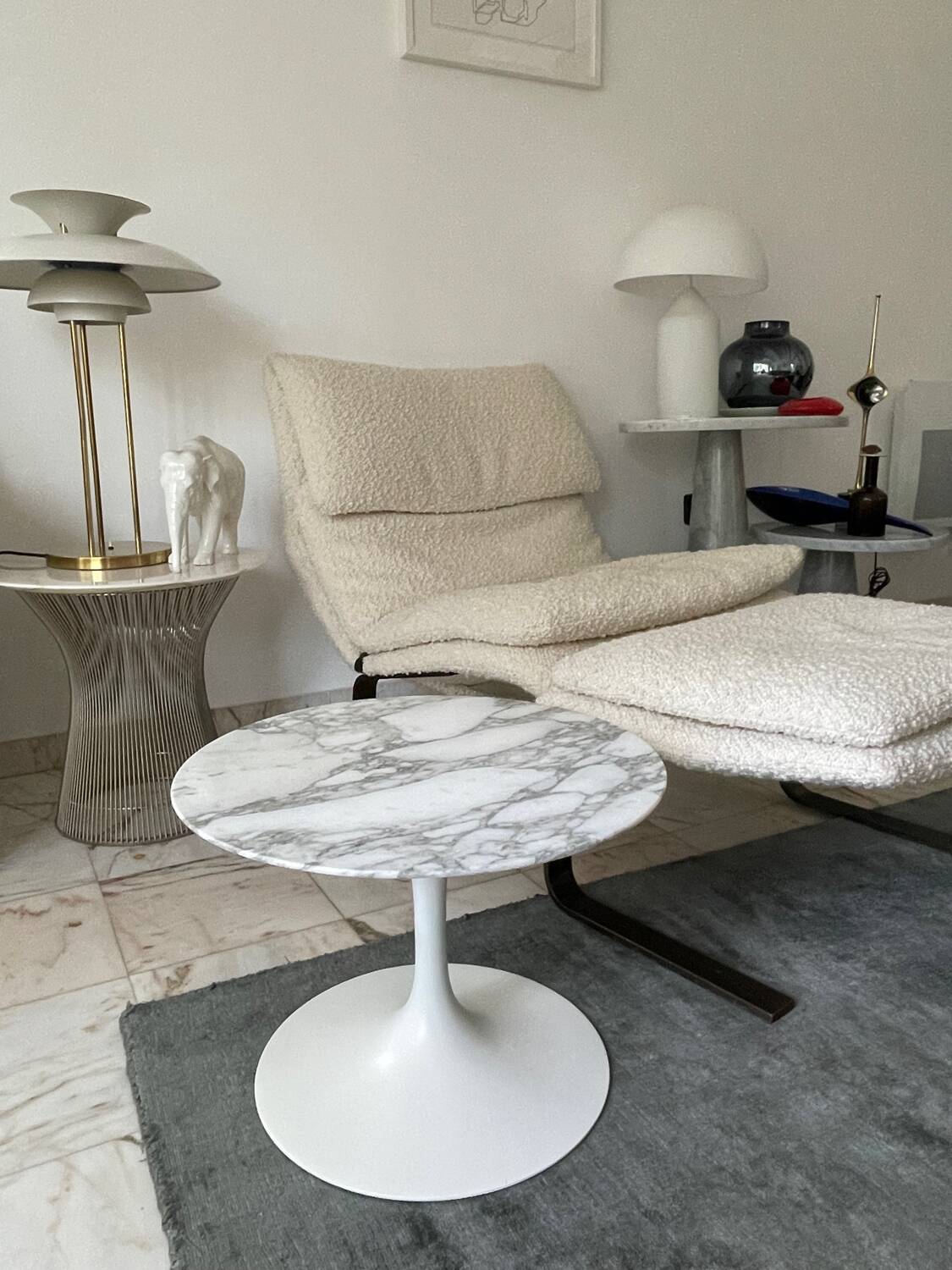 Small Knoll pedestal table - Saarinen