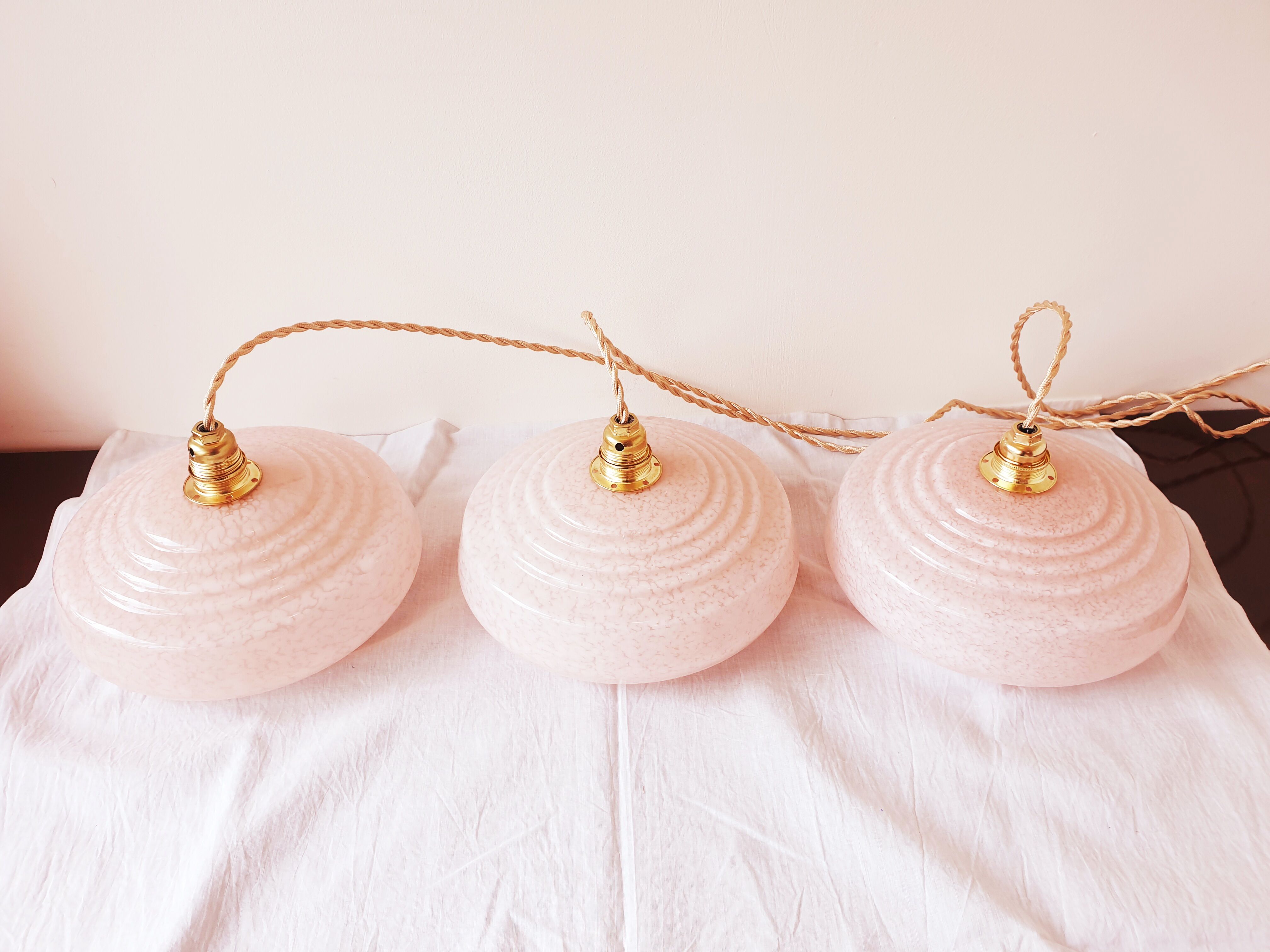 Balladeuse lamp in pink clichy glass
