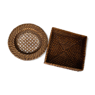 Lot de un dessous de plat et un petit plateau en rotin