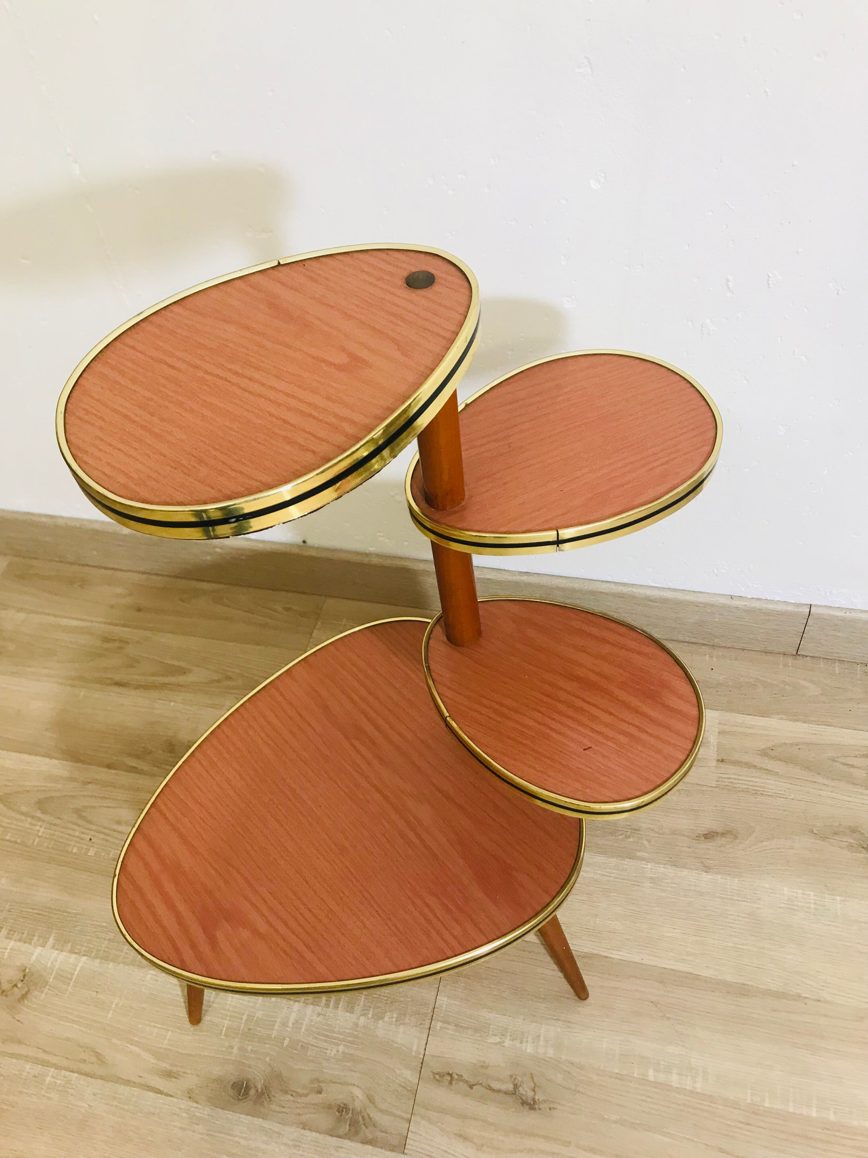 Porte-plante en formica