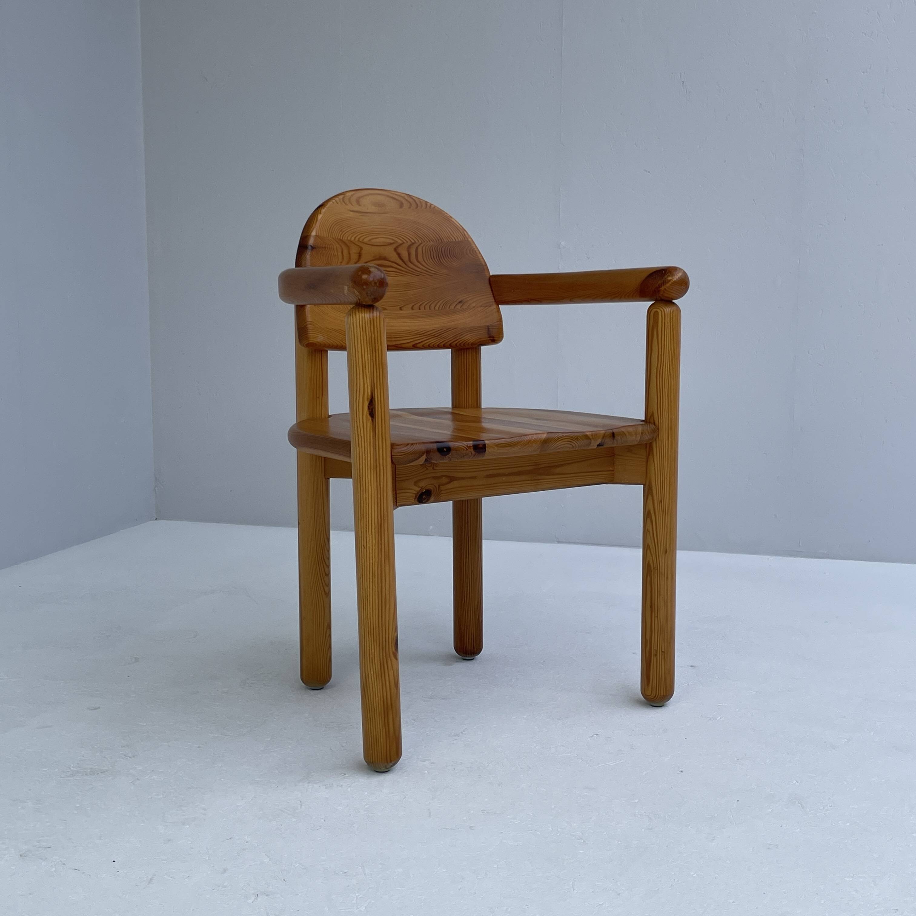 Daumiller chair with arms