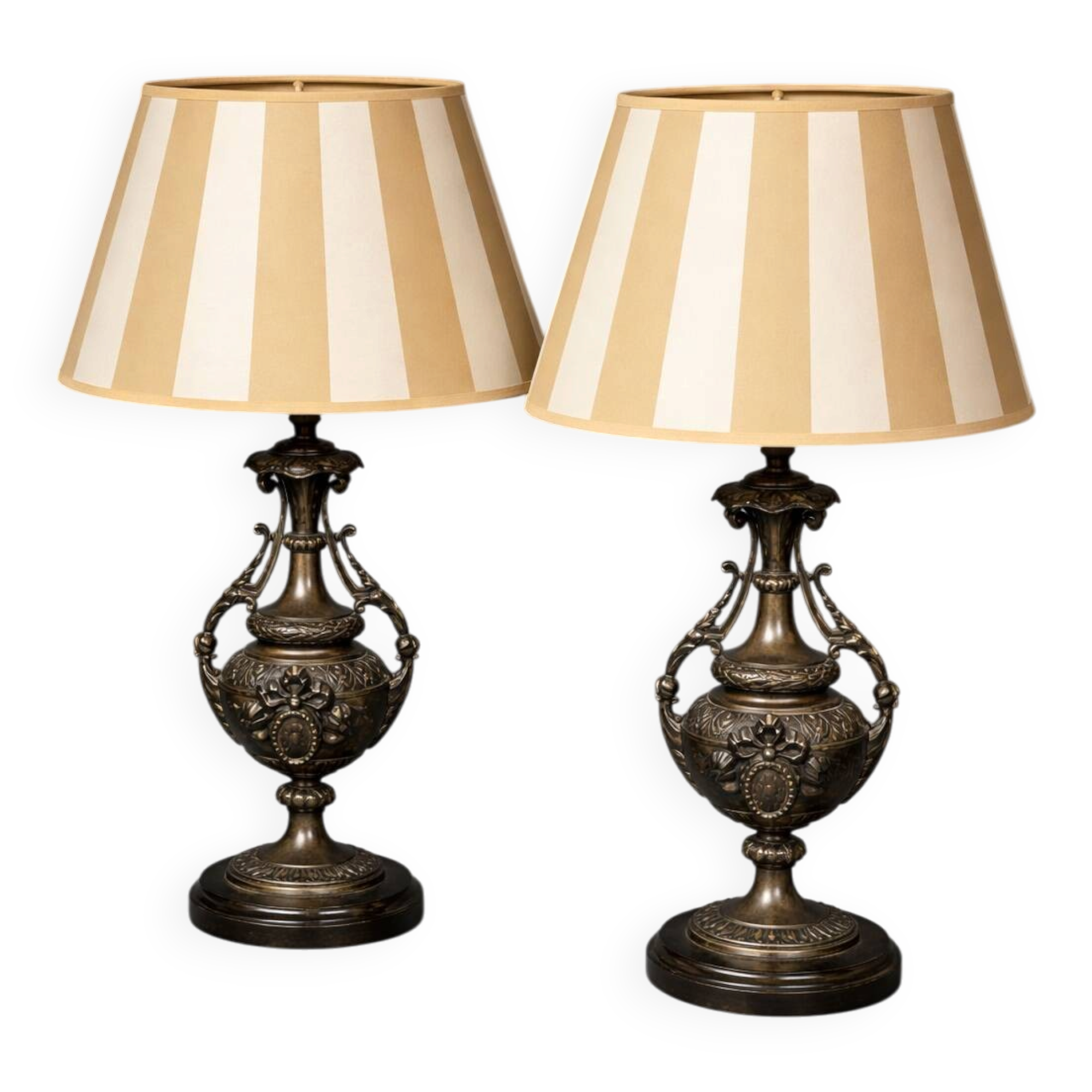 Pair of table lamps.