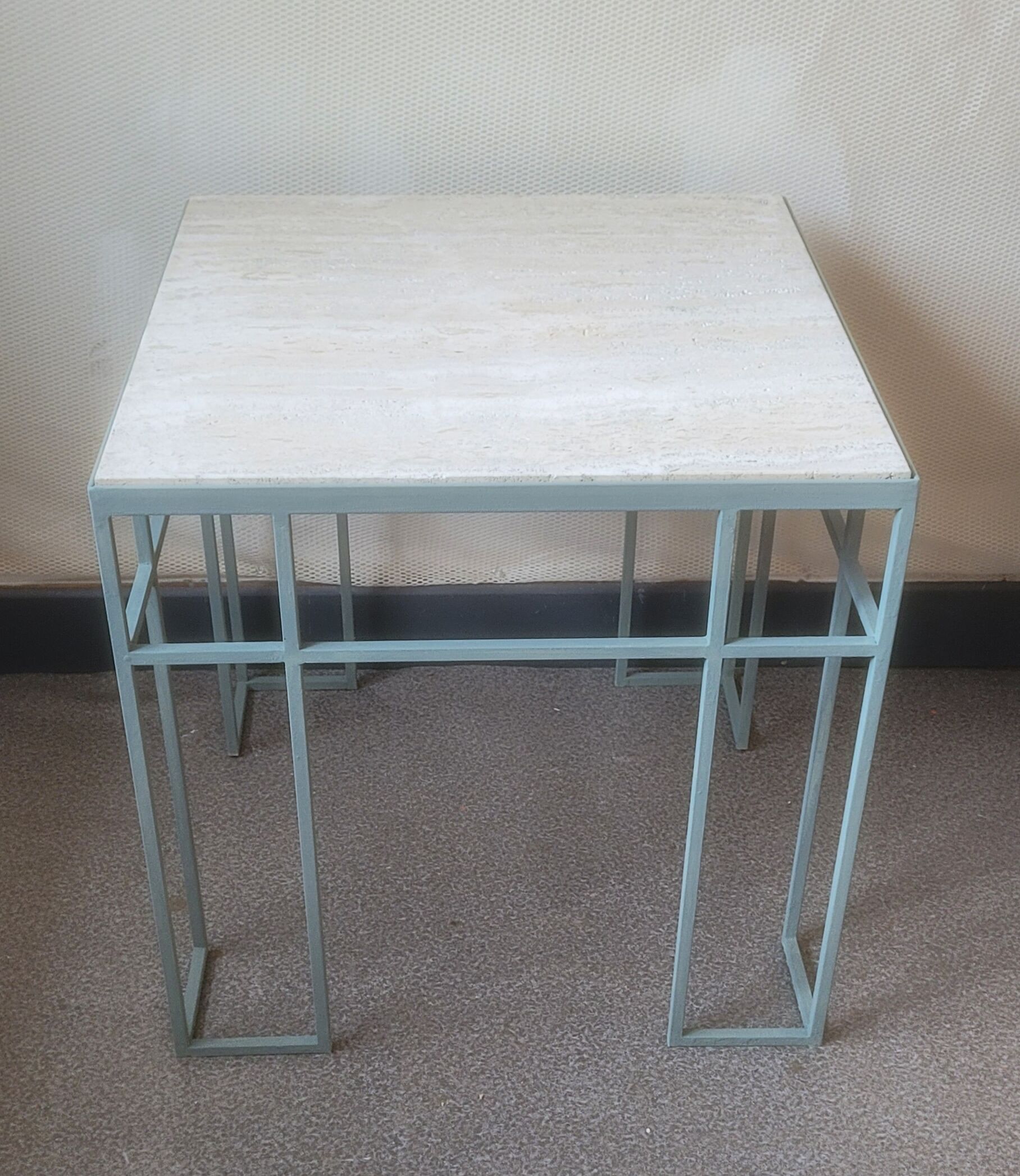 Bout de canapé, table basse en metal et travertin