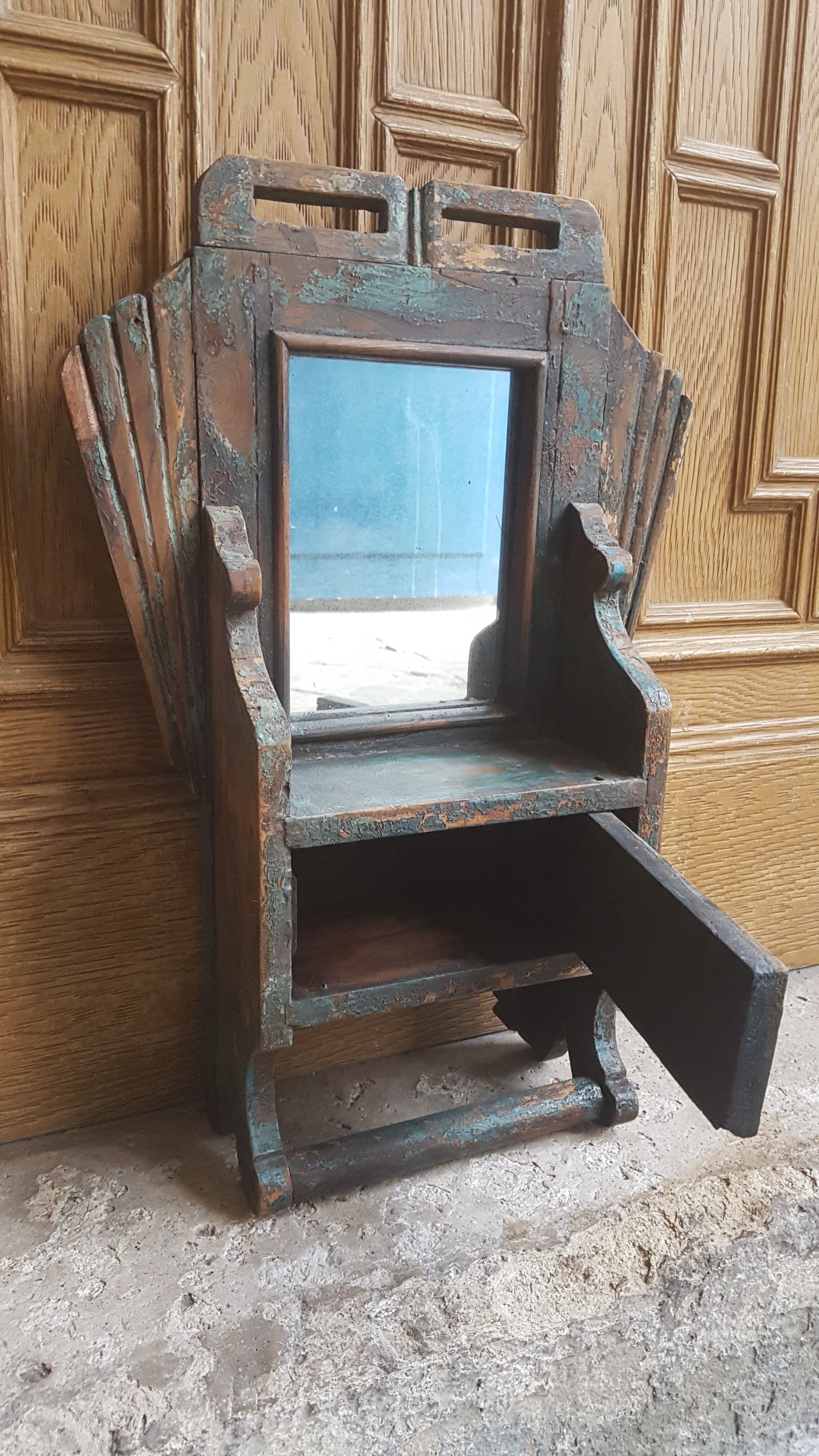 Ancient barber mirror from Indonesia 36x50cm