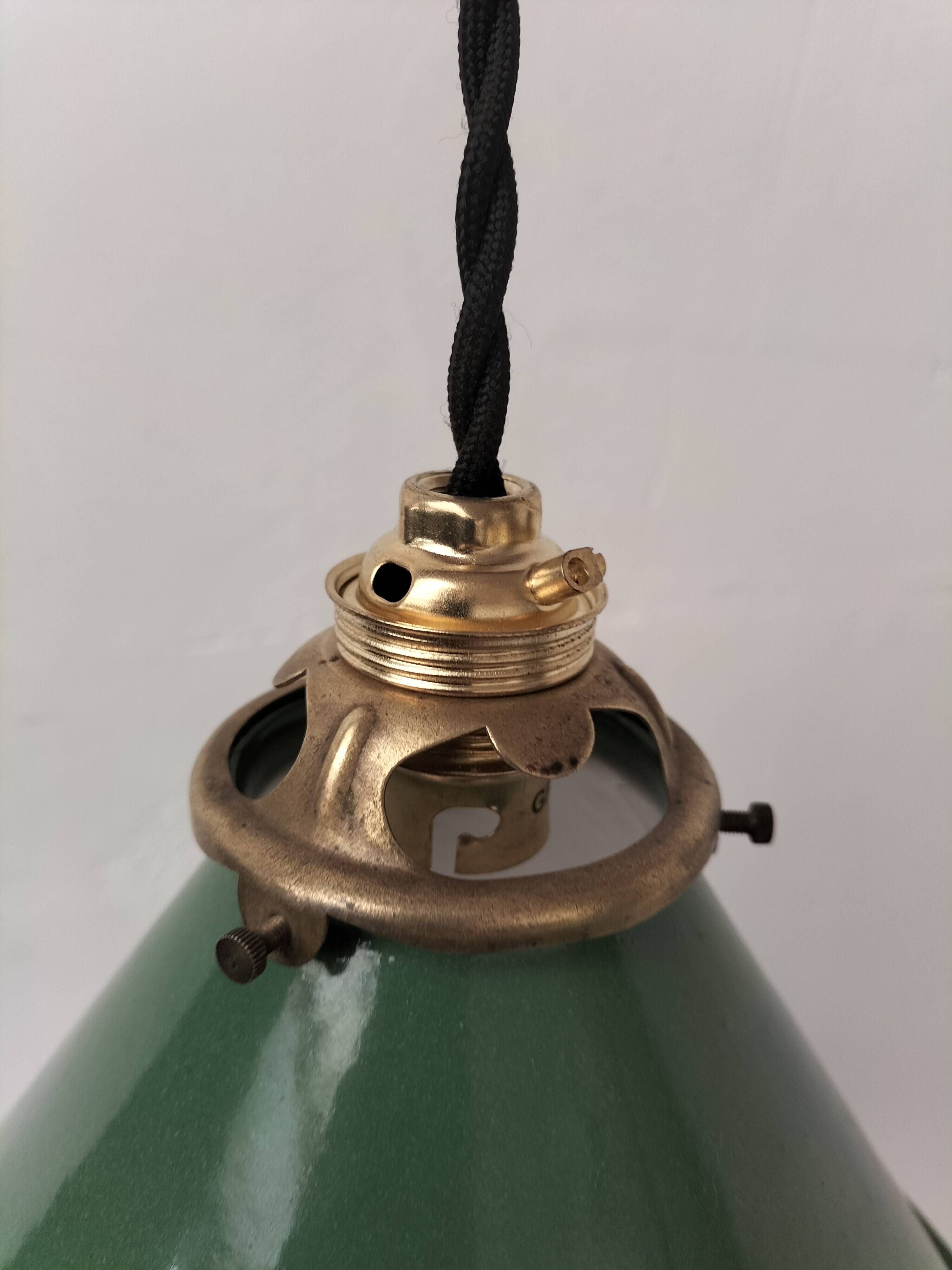 Enamelled sheet metal cone suspension