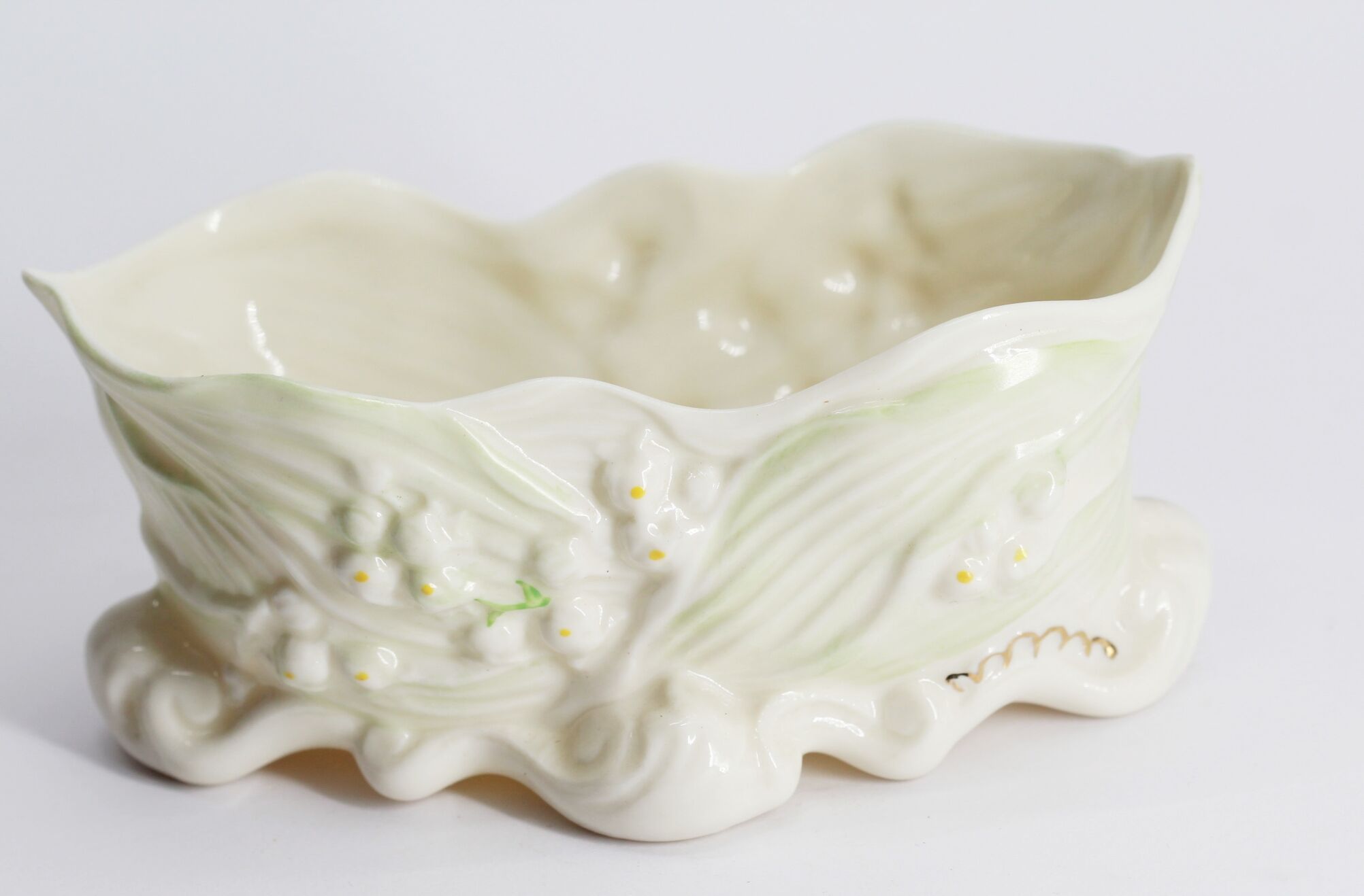 Ceramic thrush pot cover