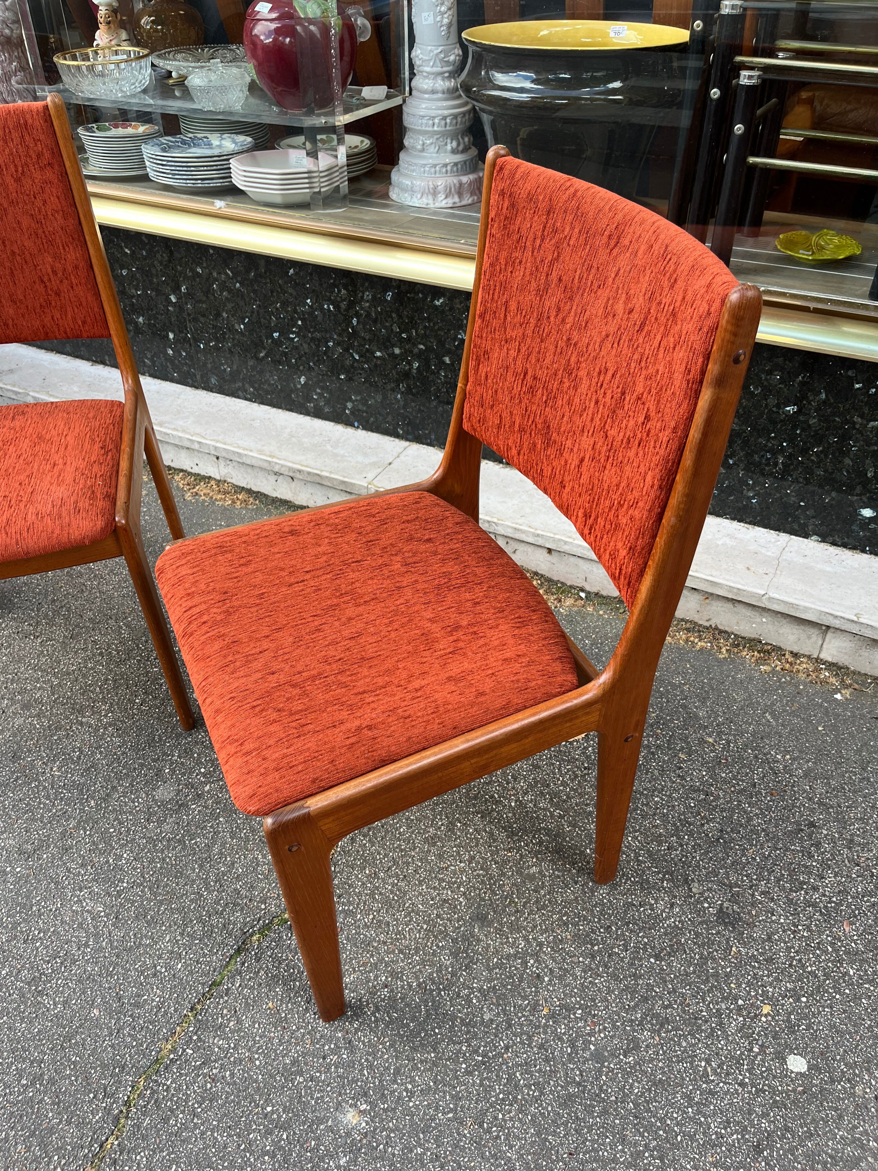 Pair of Scandinavian chairs in solid teak from the 1970s.