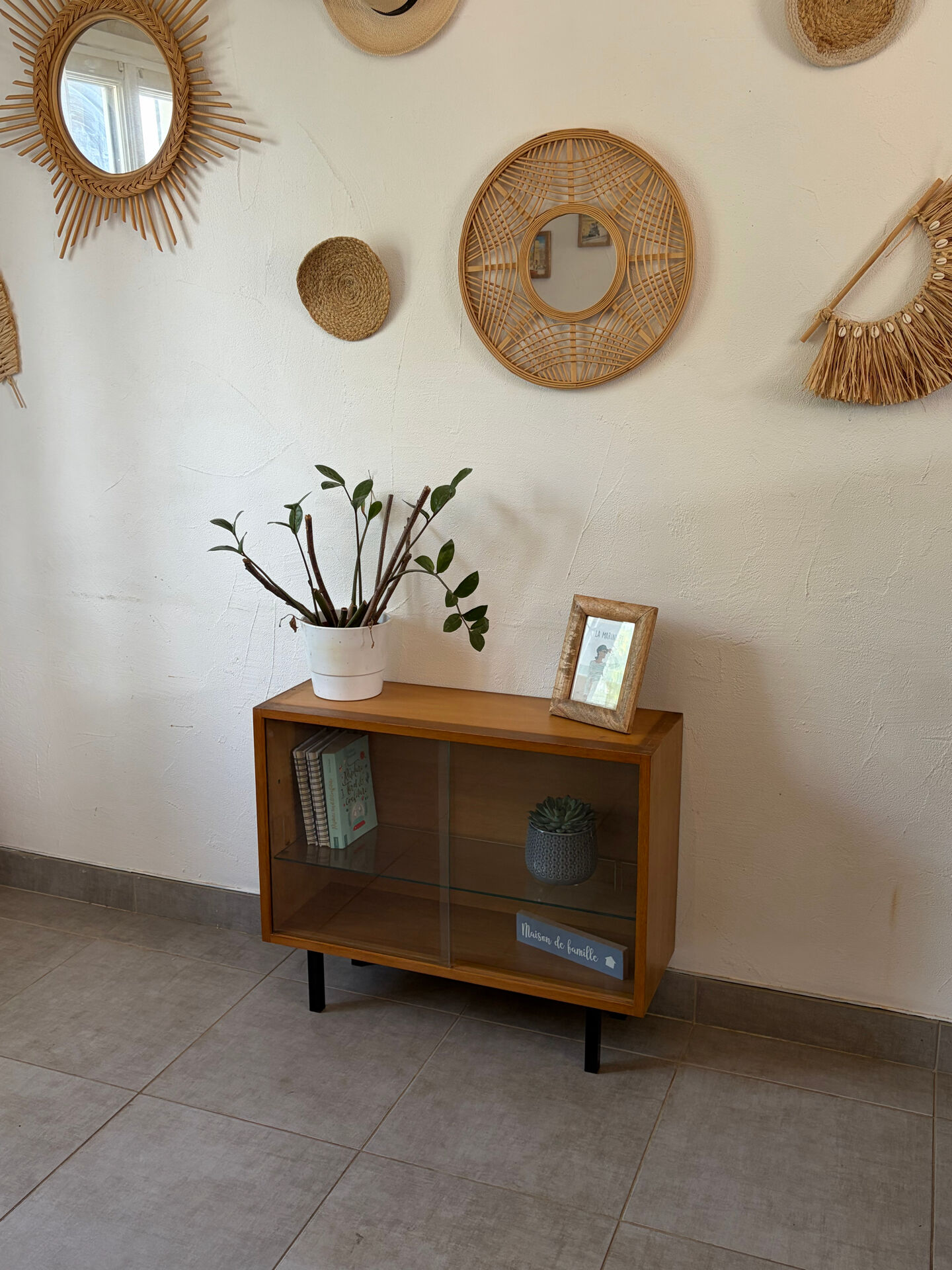 Charming display cabinet / vintage TV unit from the 1960s.
