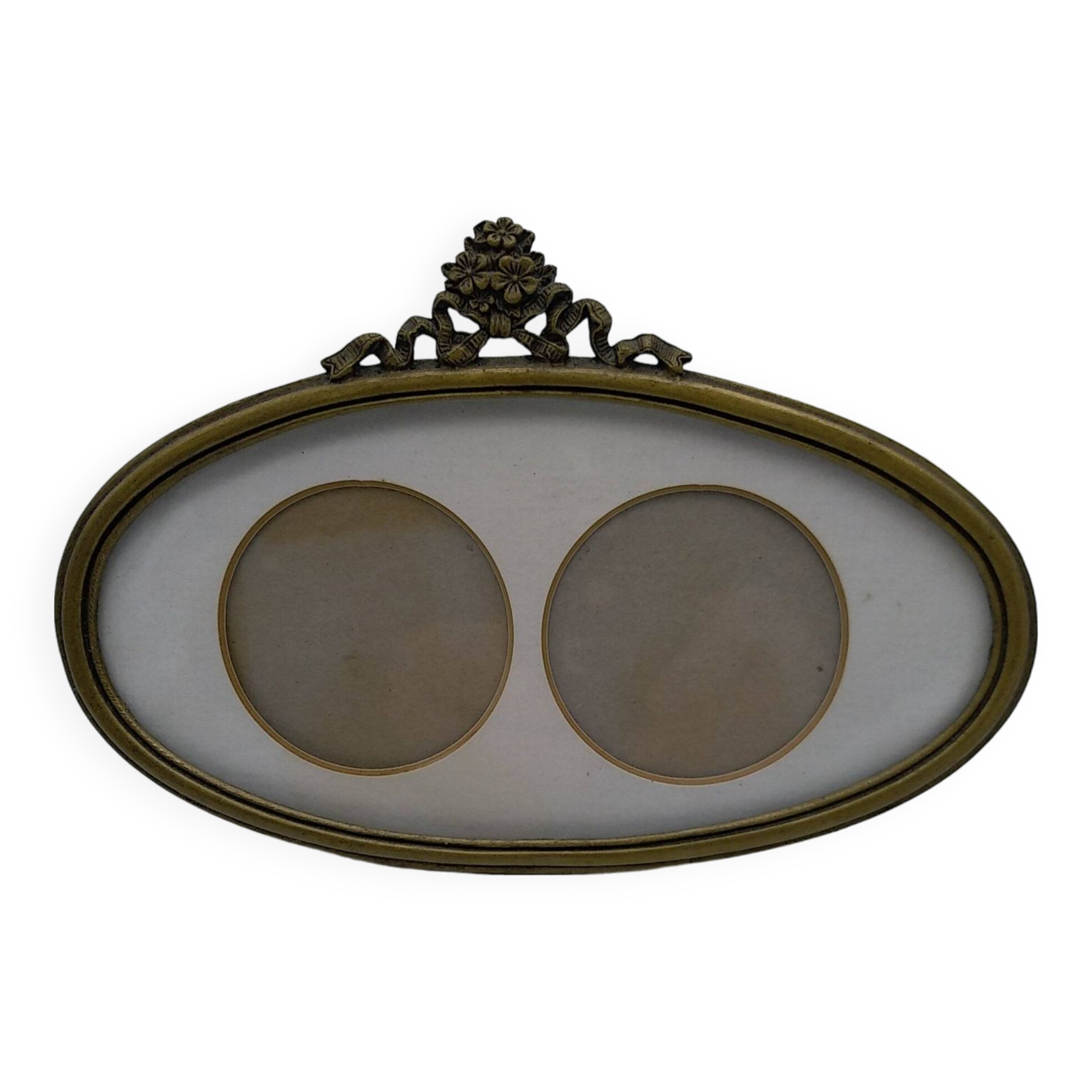 Oval brass photo frame circa 1900.
