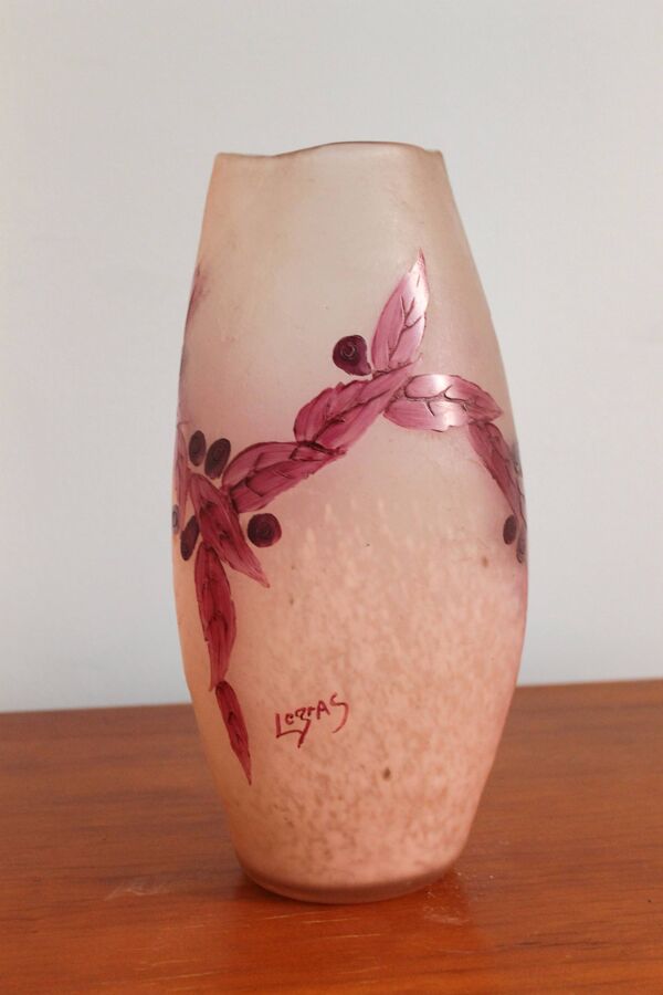 Vase série Rubis en fleurs en verre dégagé à l'acide signé Legras
