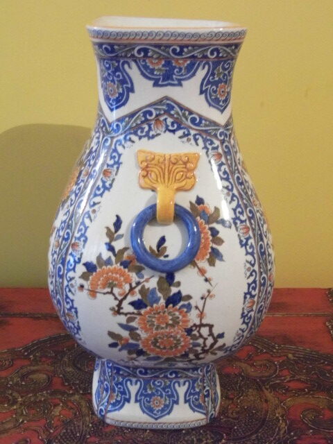 Vase, pottery vase in Gien earthenware, antique Gien.