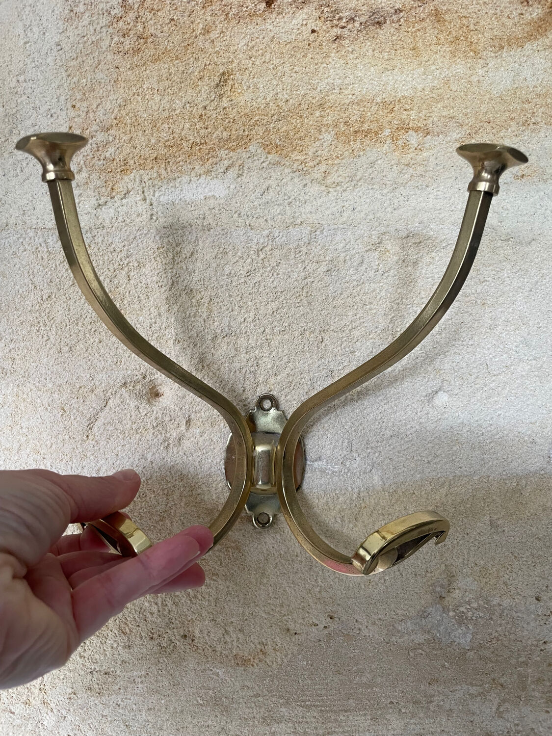 2 coat hooks with 4 branches in gilded brass