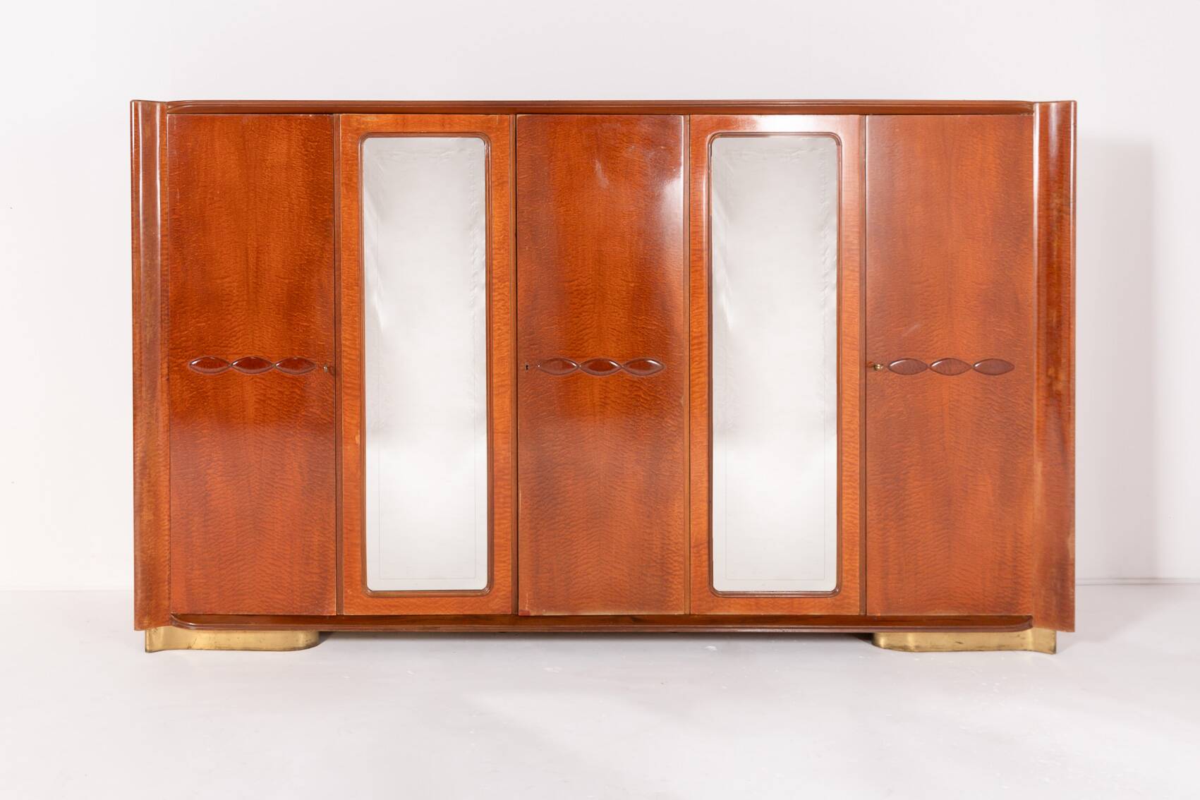Italian Mid-Century Maple veneer wardrobe from 1950’s