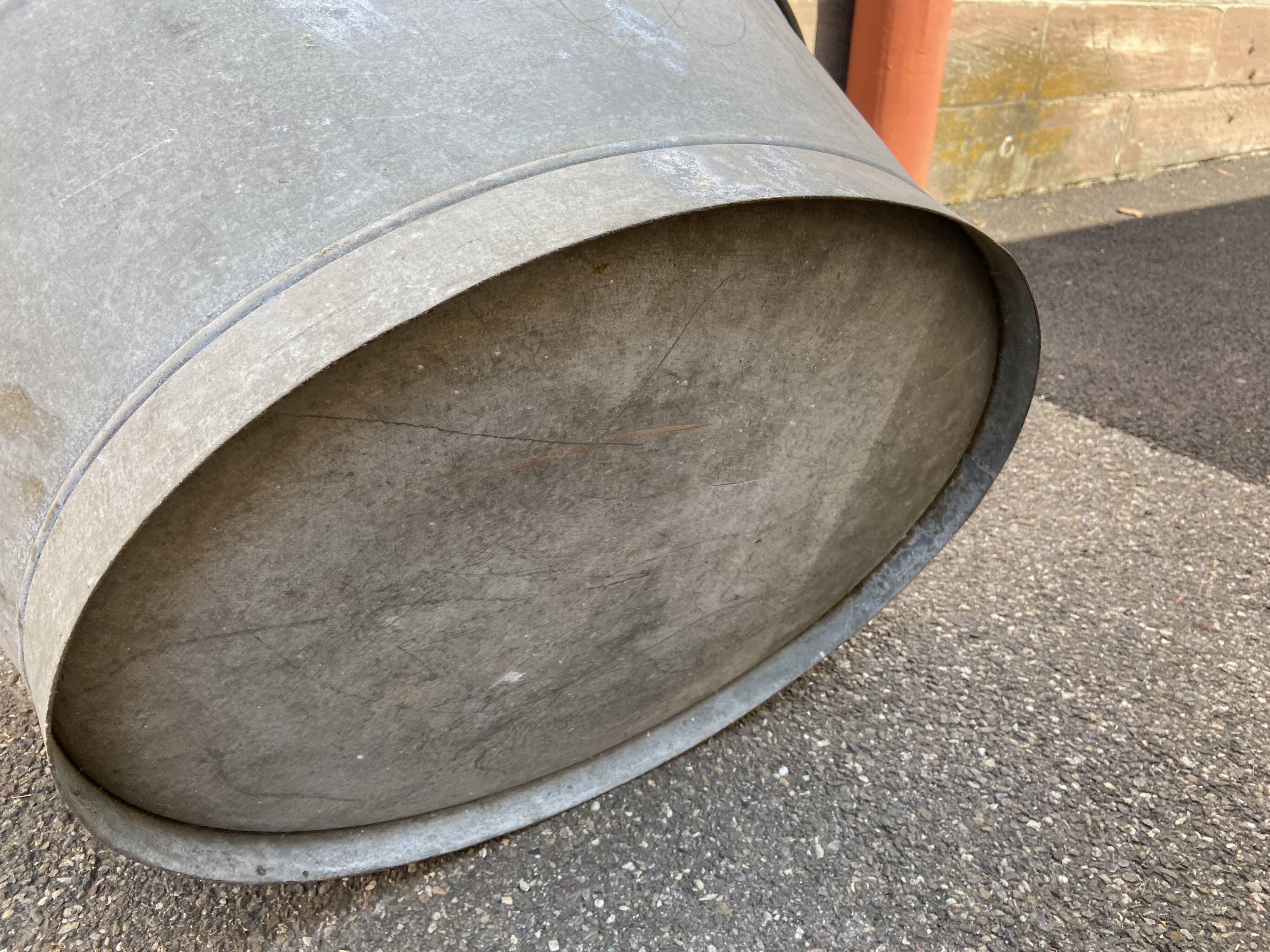 Vintage zinc basin 80 liters