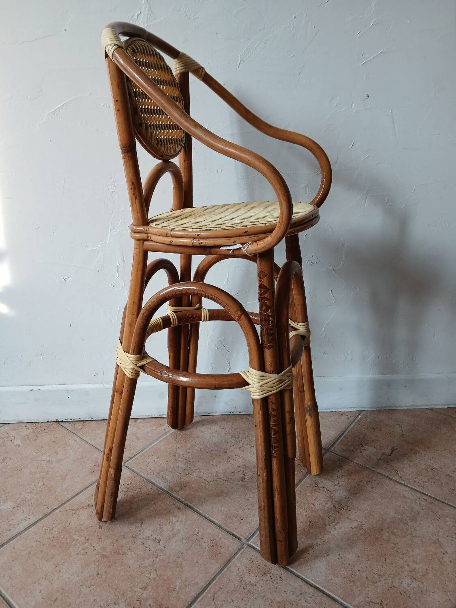 Chaise haute en rotin pour enfant