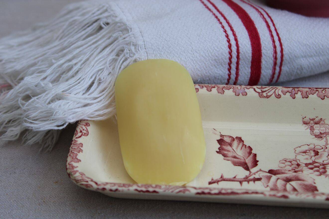 Ceramic soap dish