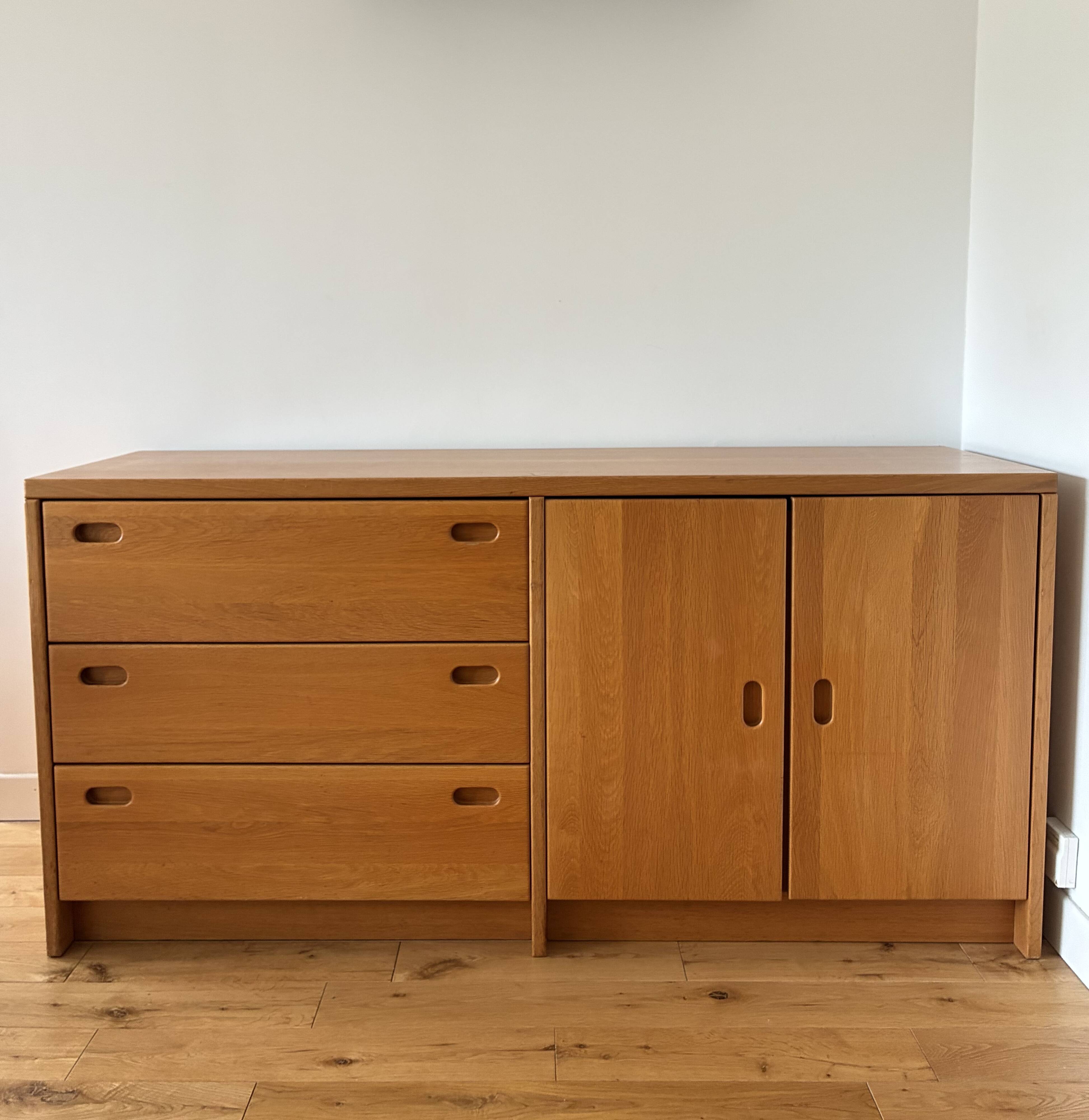 Large oak sideboard, Scandinavian design - 3 drawers and 2 doors.