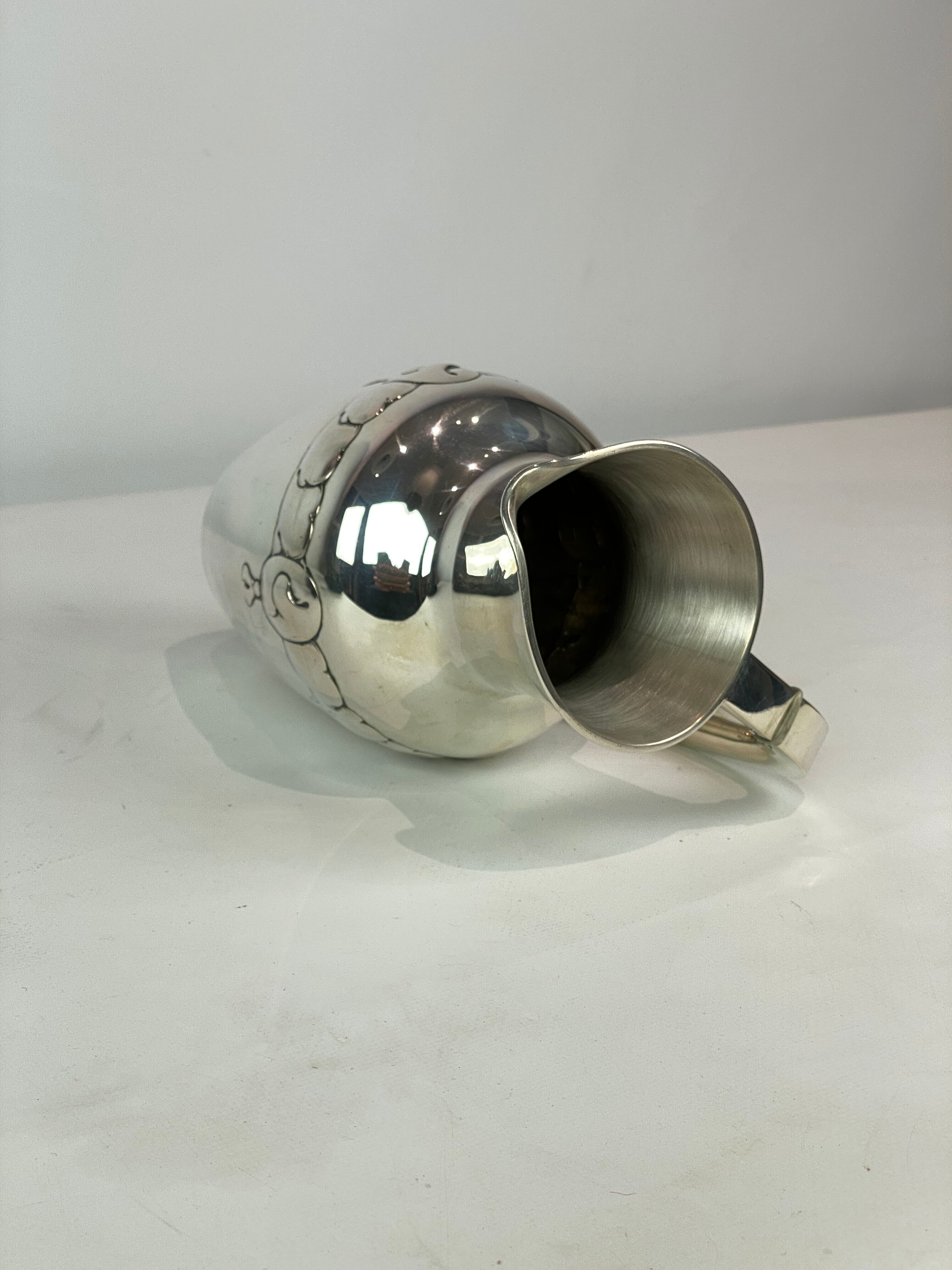 Water jug in the style of Art Nouveau of hallmarked silver stamped Augusta H., 1930s