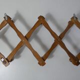 Accordion coat rack